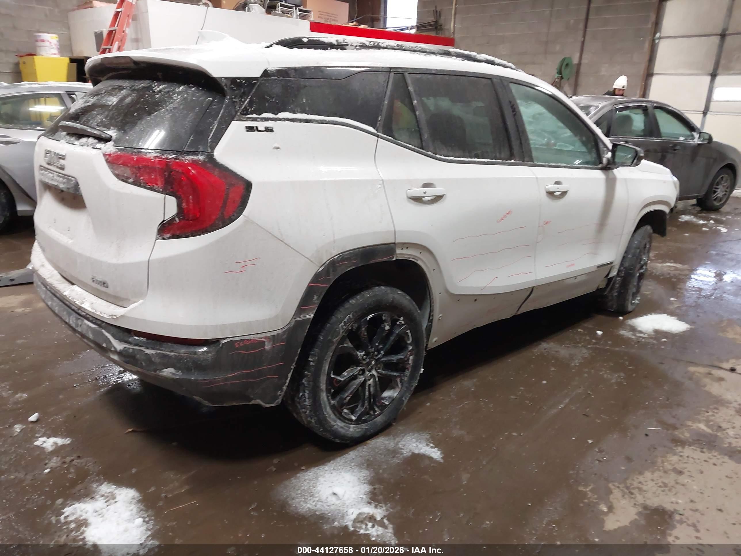 GMC TERRAIN image 4