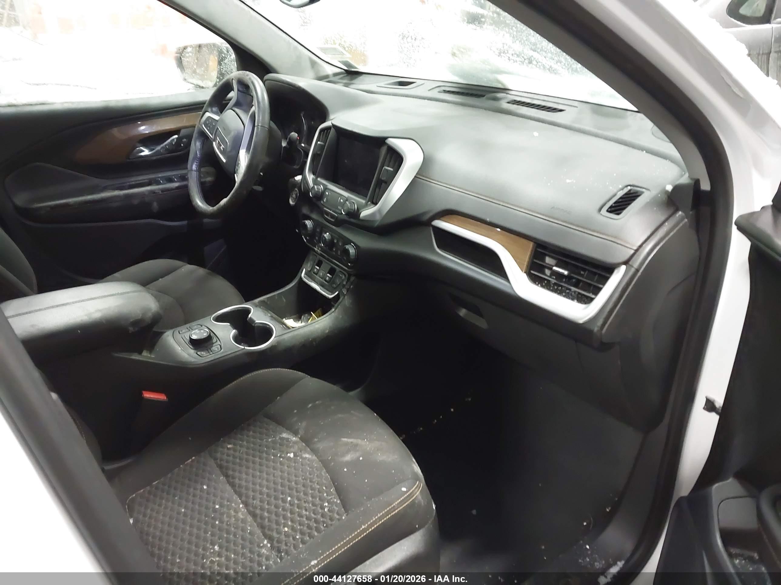 GMC TERRAIN image 5