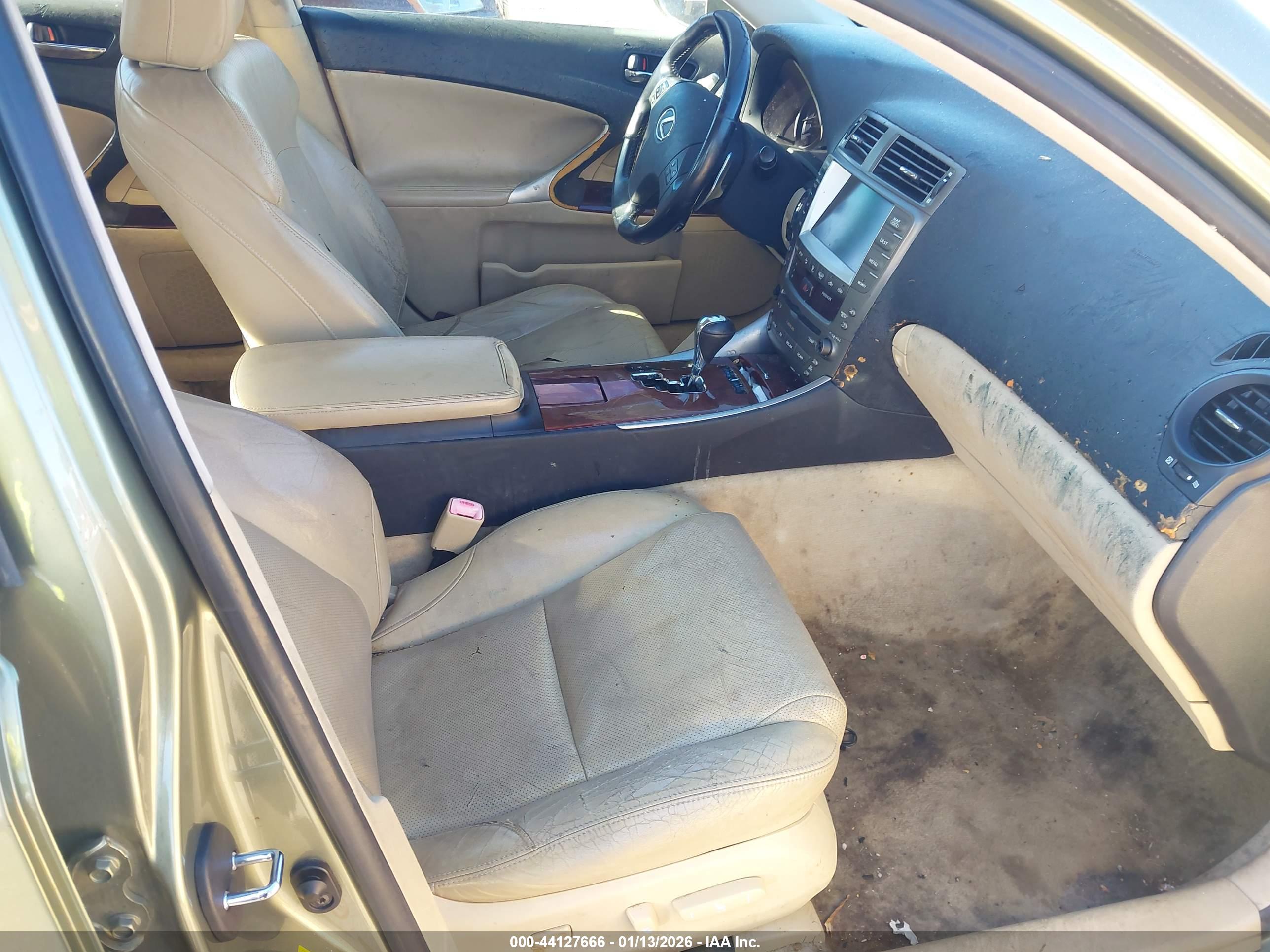 LEXUS IS image 5