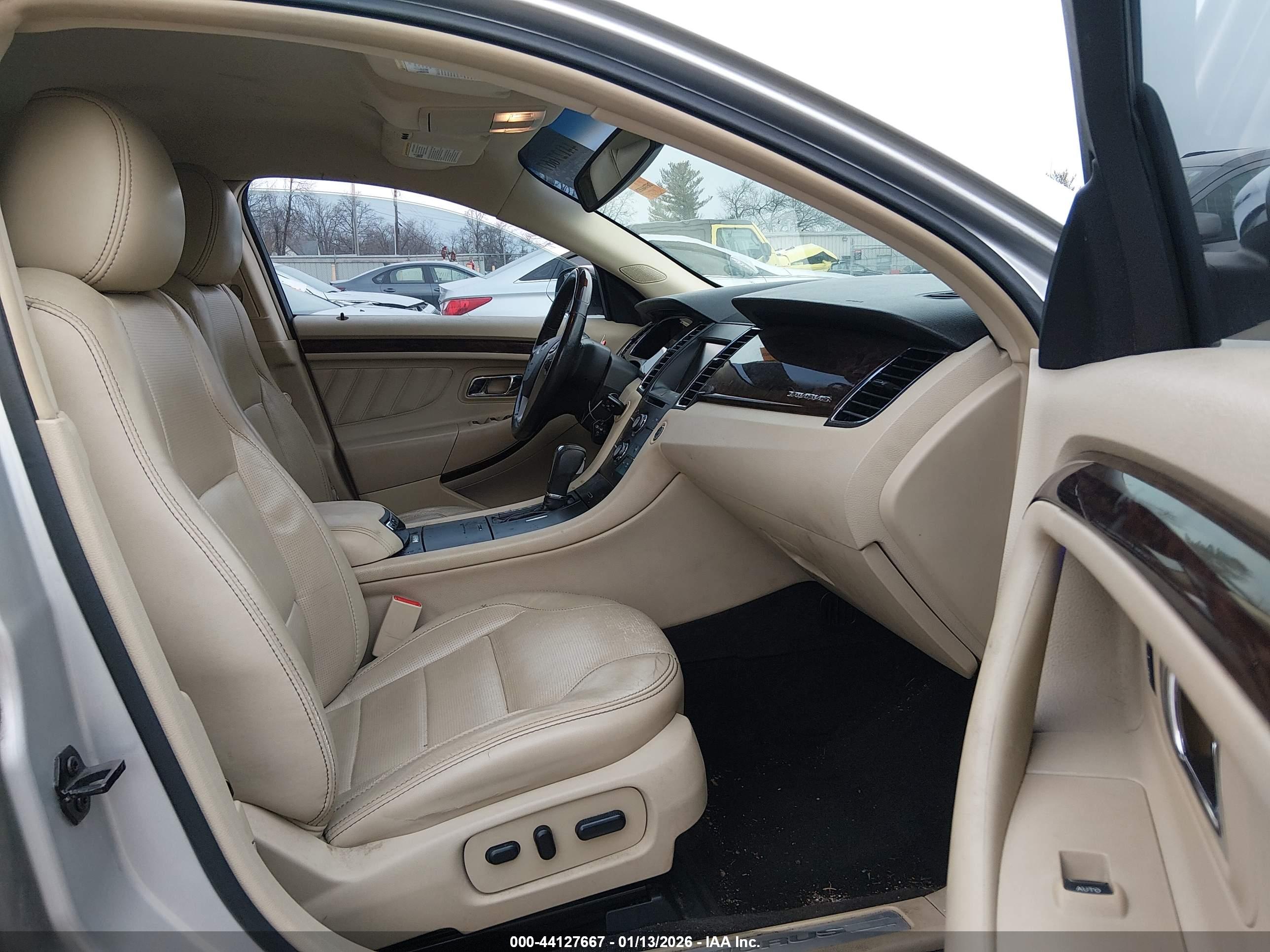 FORD TAURUS image 5