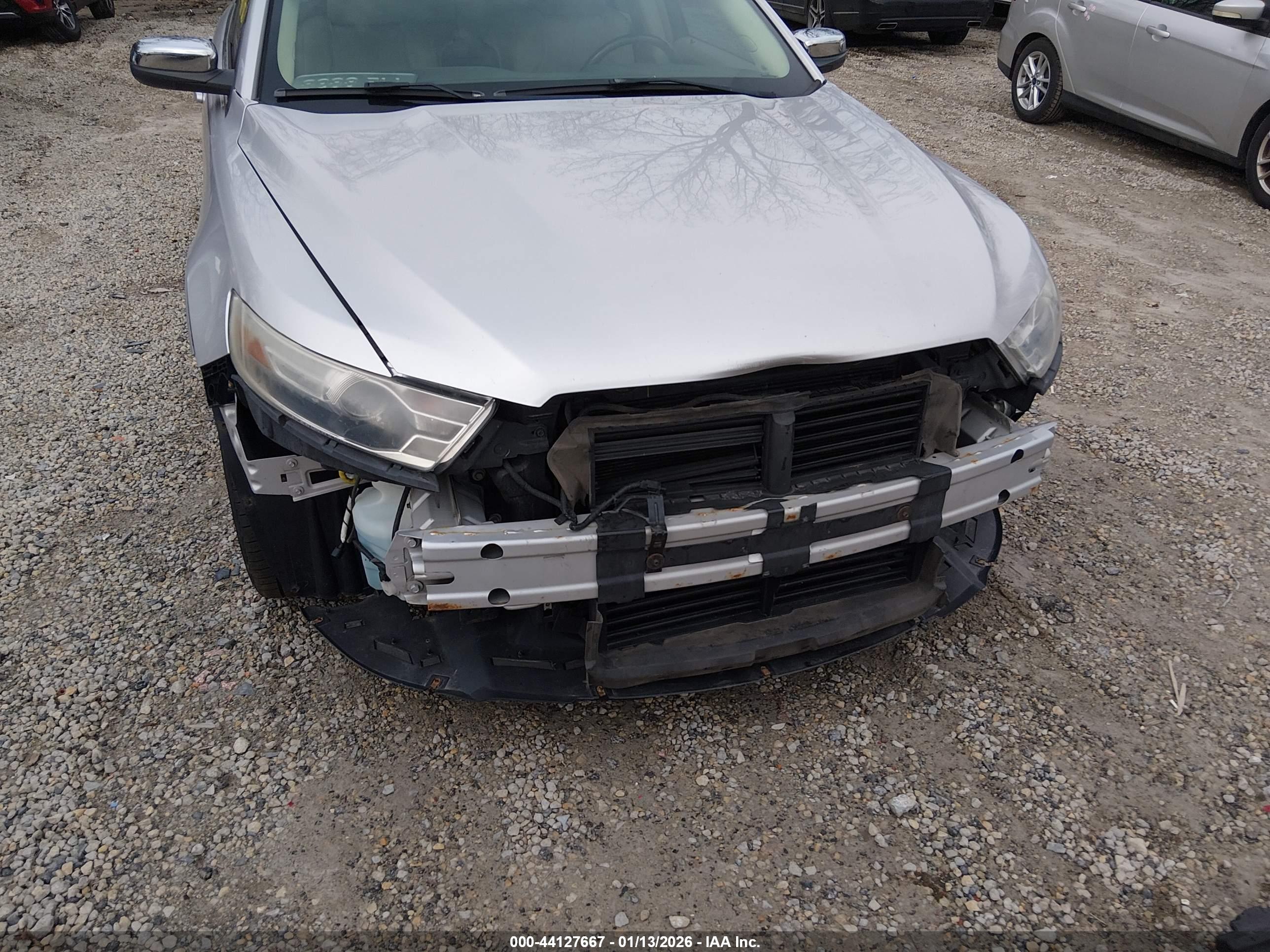 FORD TAURUS image 6