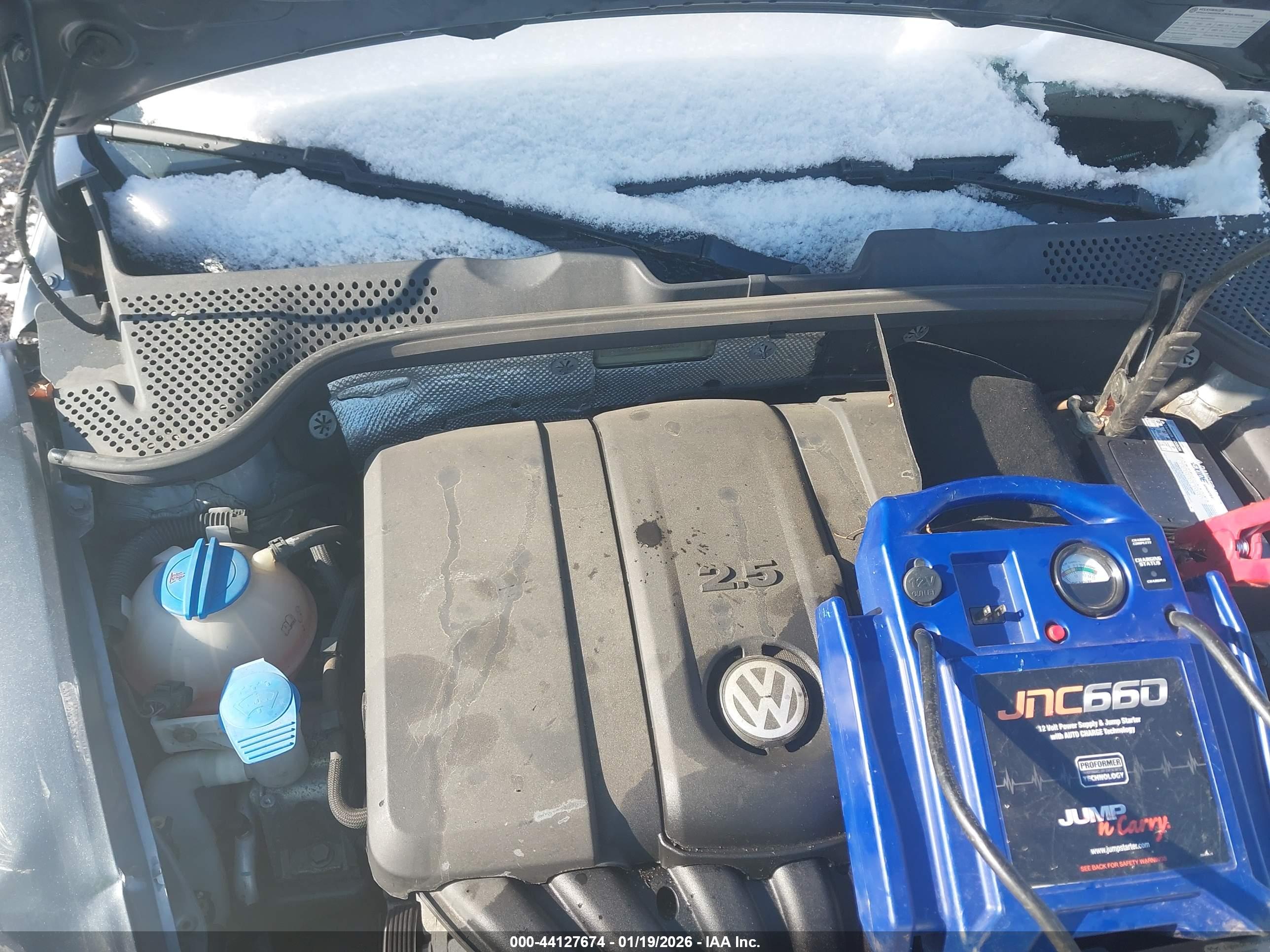 VOLKSWAGEN BEETLE image 10