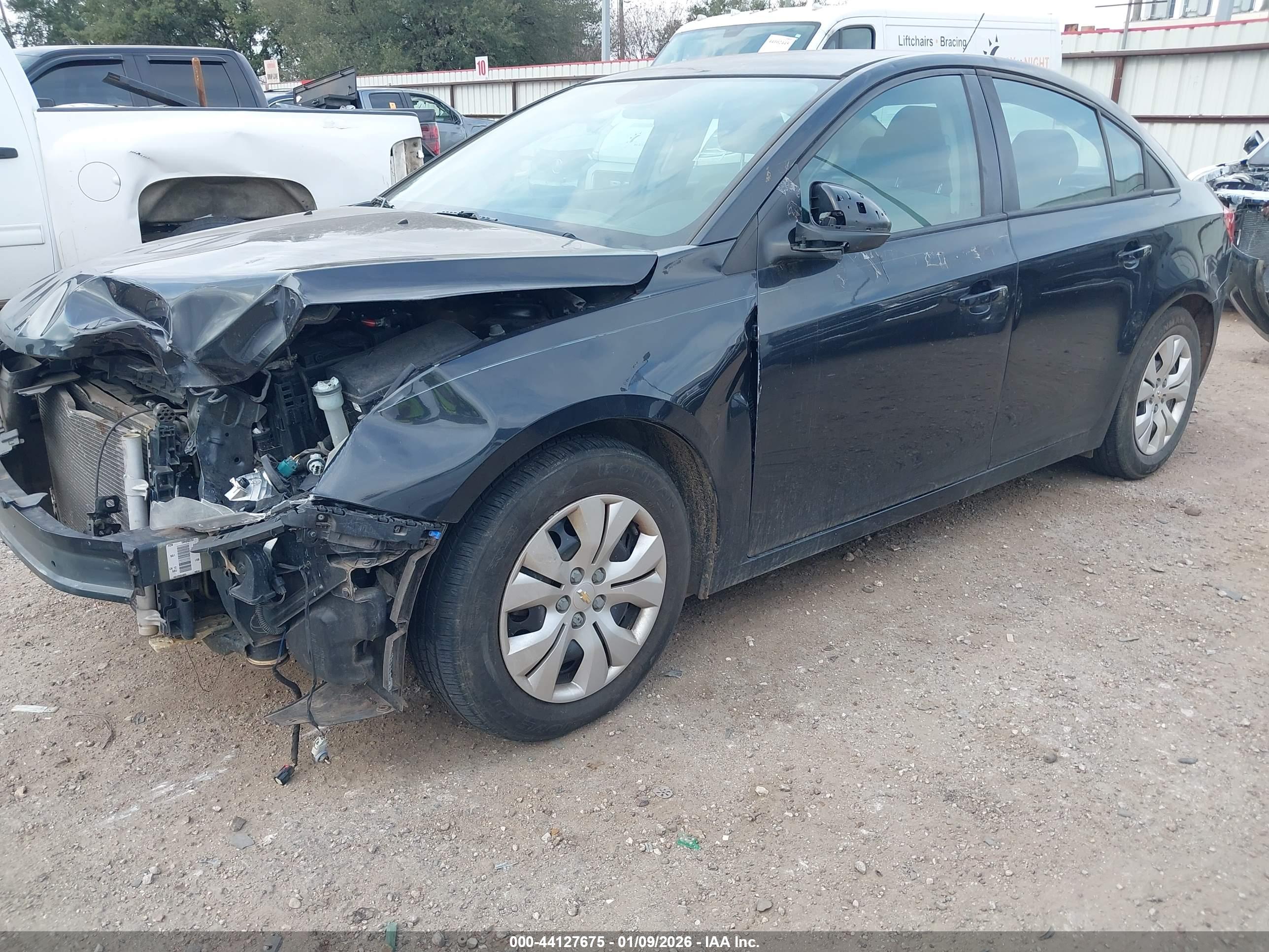 CHEVROLET CRUZE image 2