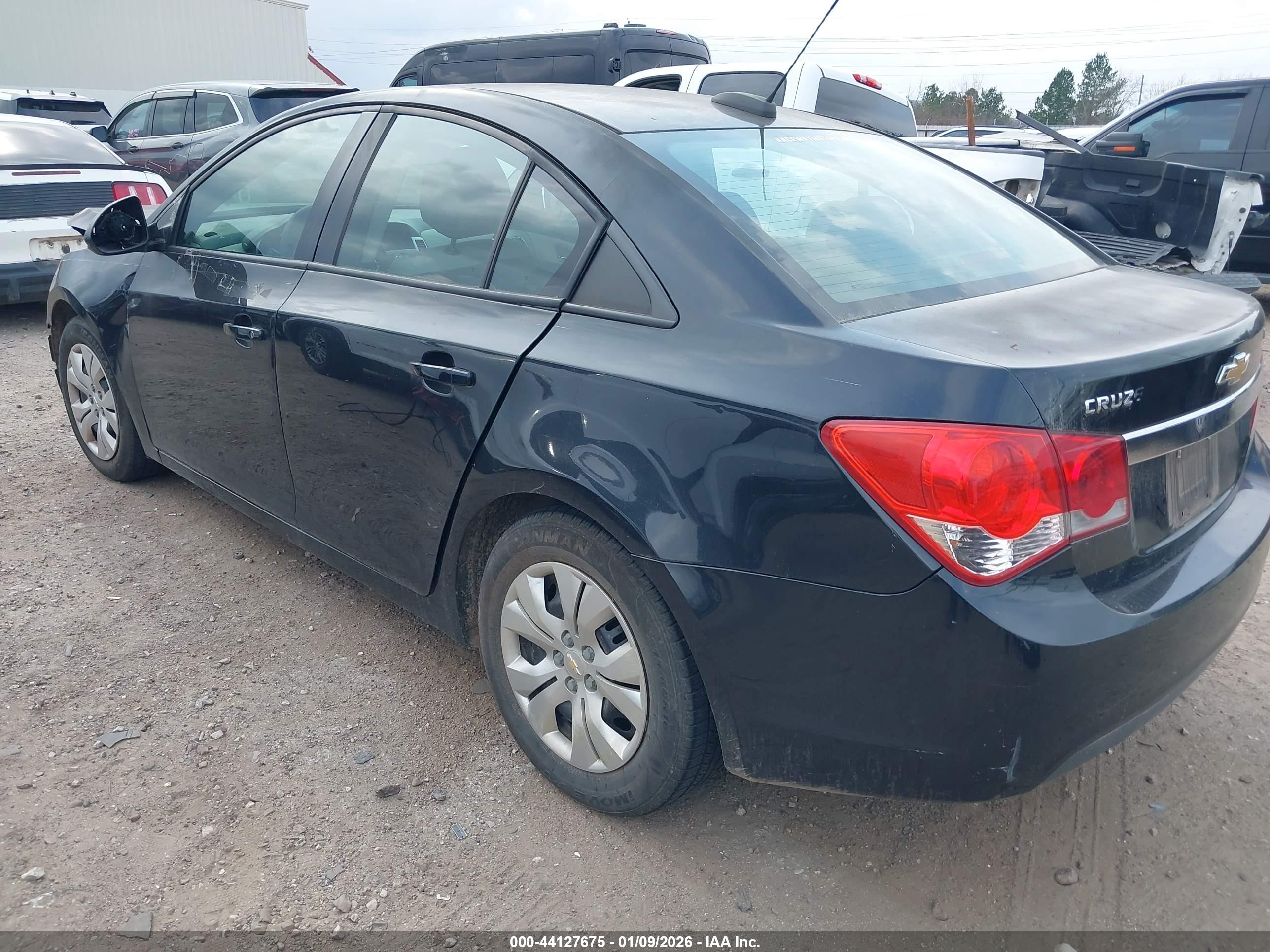 CHEVROLET CRUZE image 3