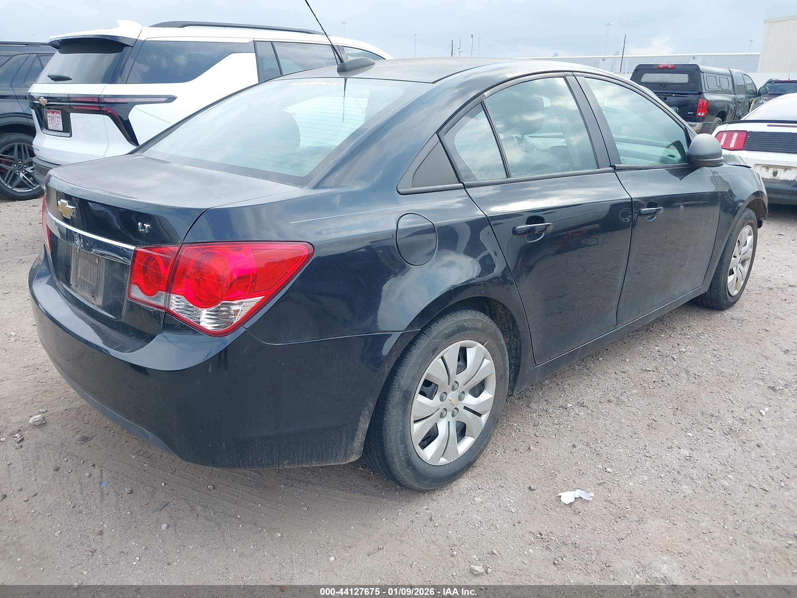 CHEVROLET CRUZE image 4