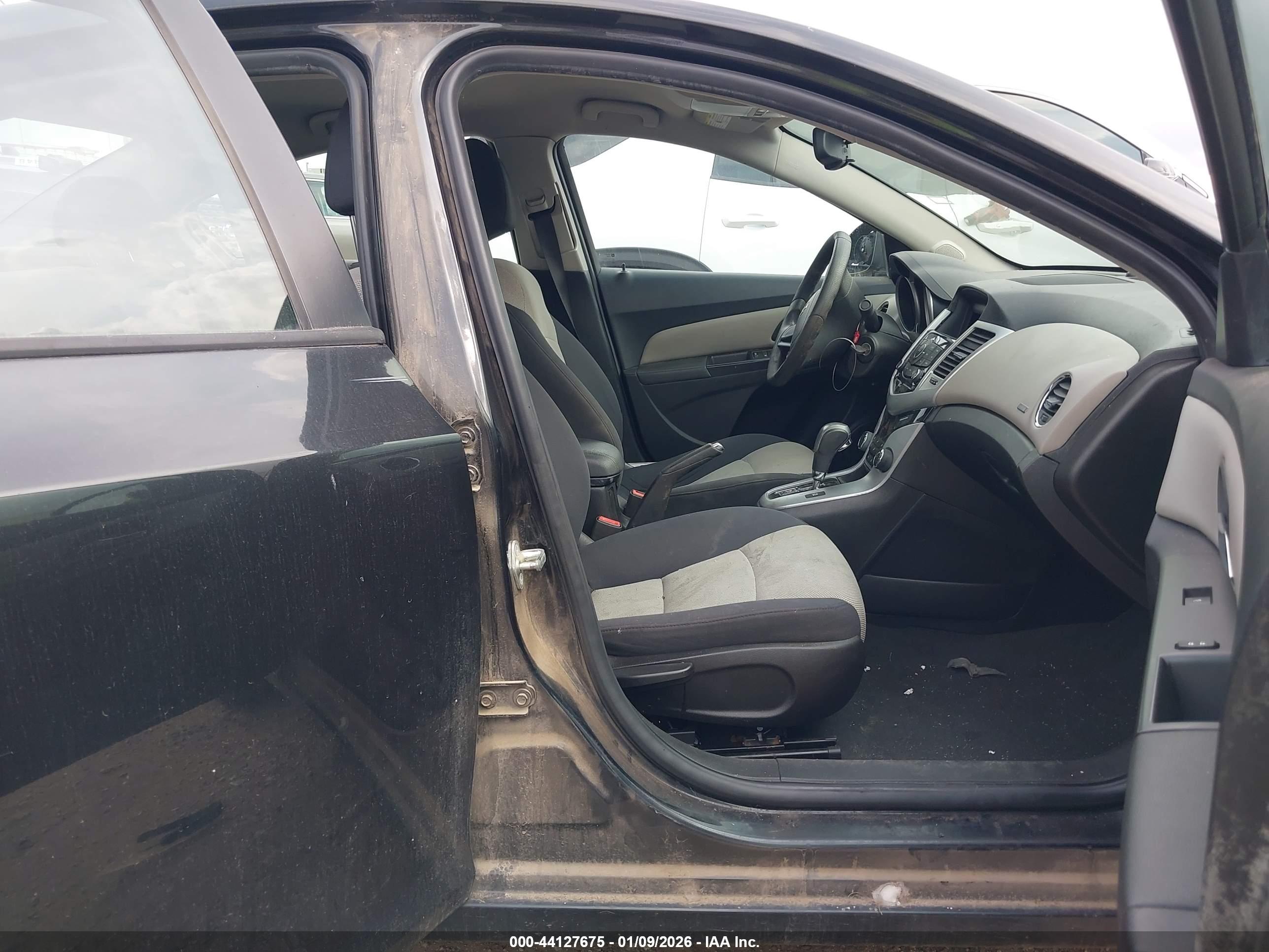 CHEVROLET CRUZE image 5