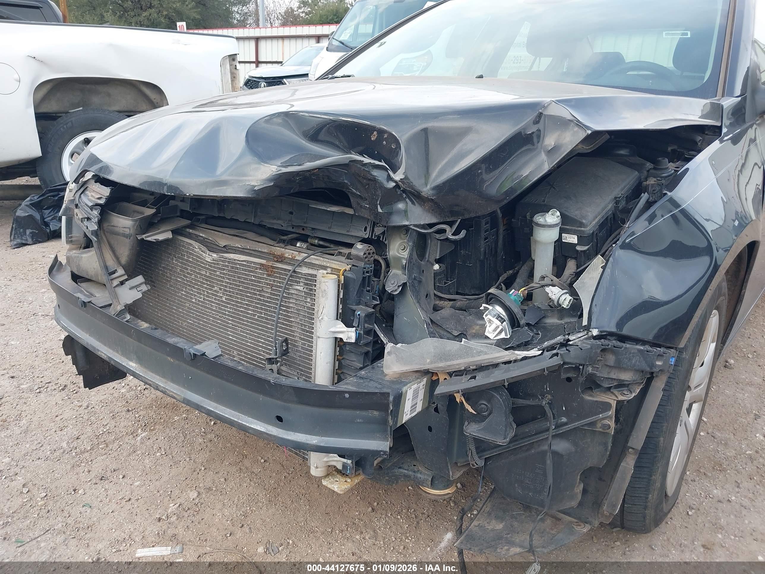 CHEVROLET CRUZE image 6