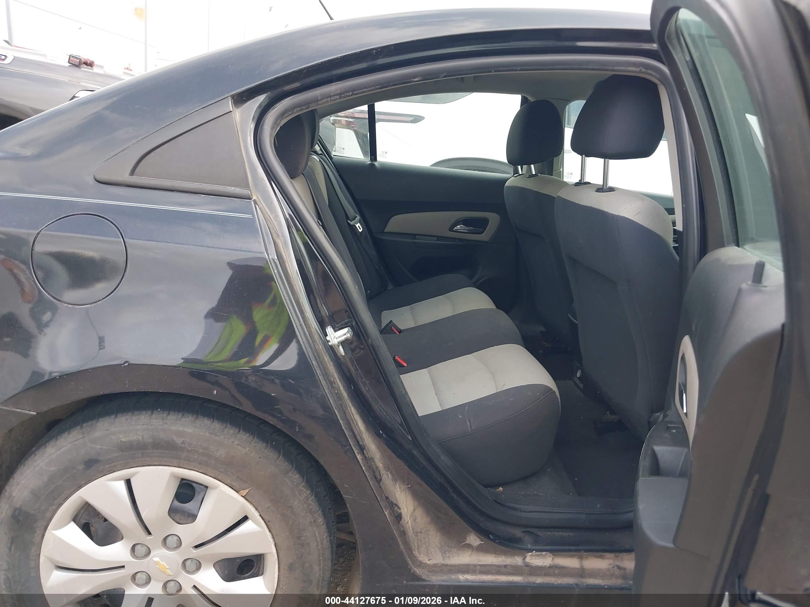 CHEVROLET CRUZE image 8