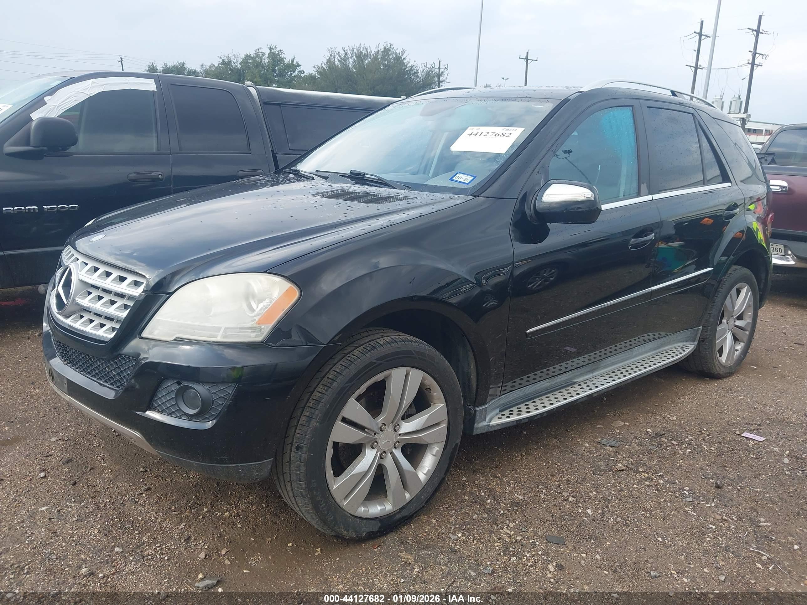 MERCEDES-BENZ ML image 2