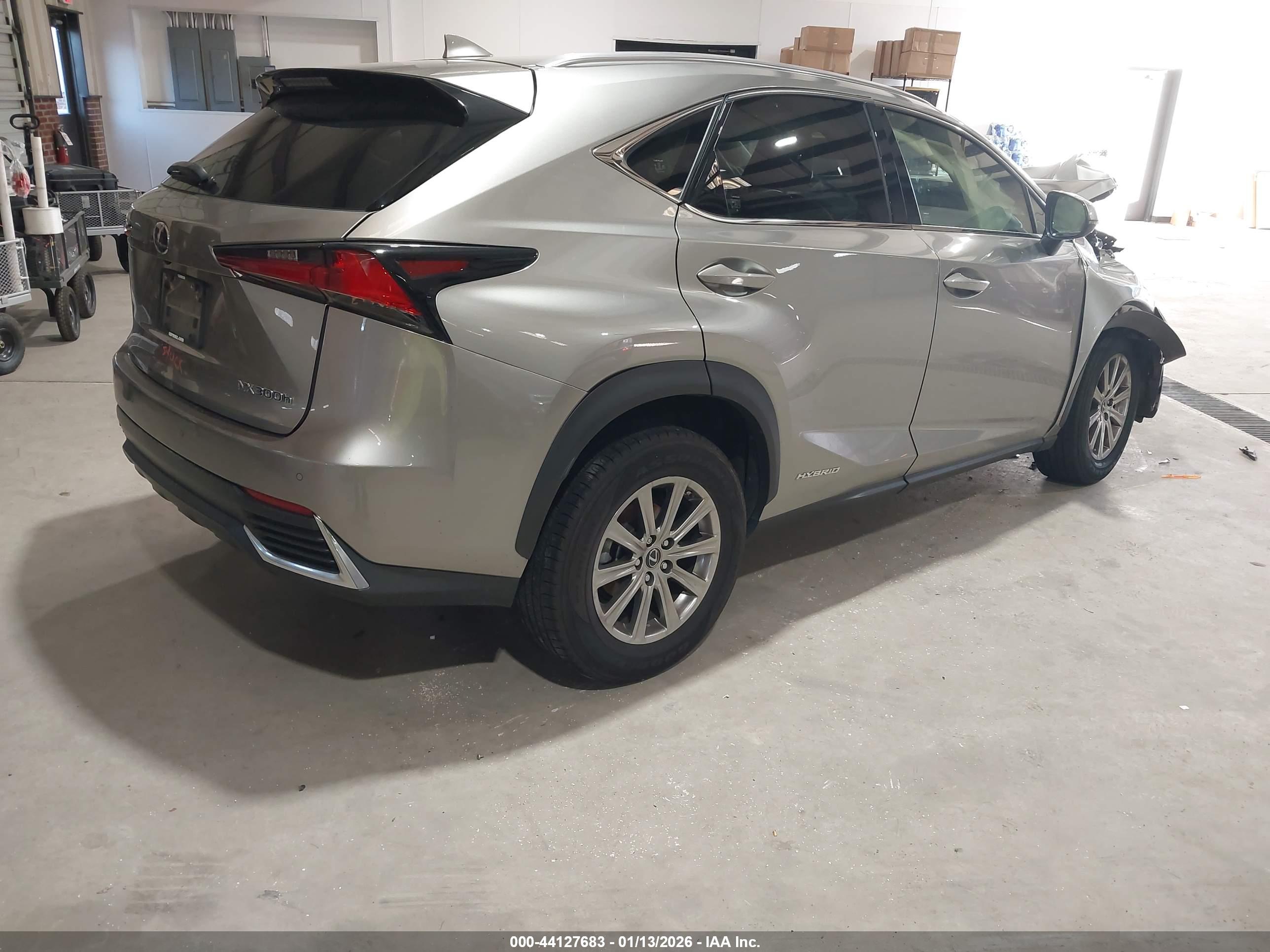 LEXUS NX image 4