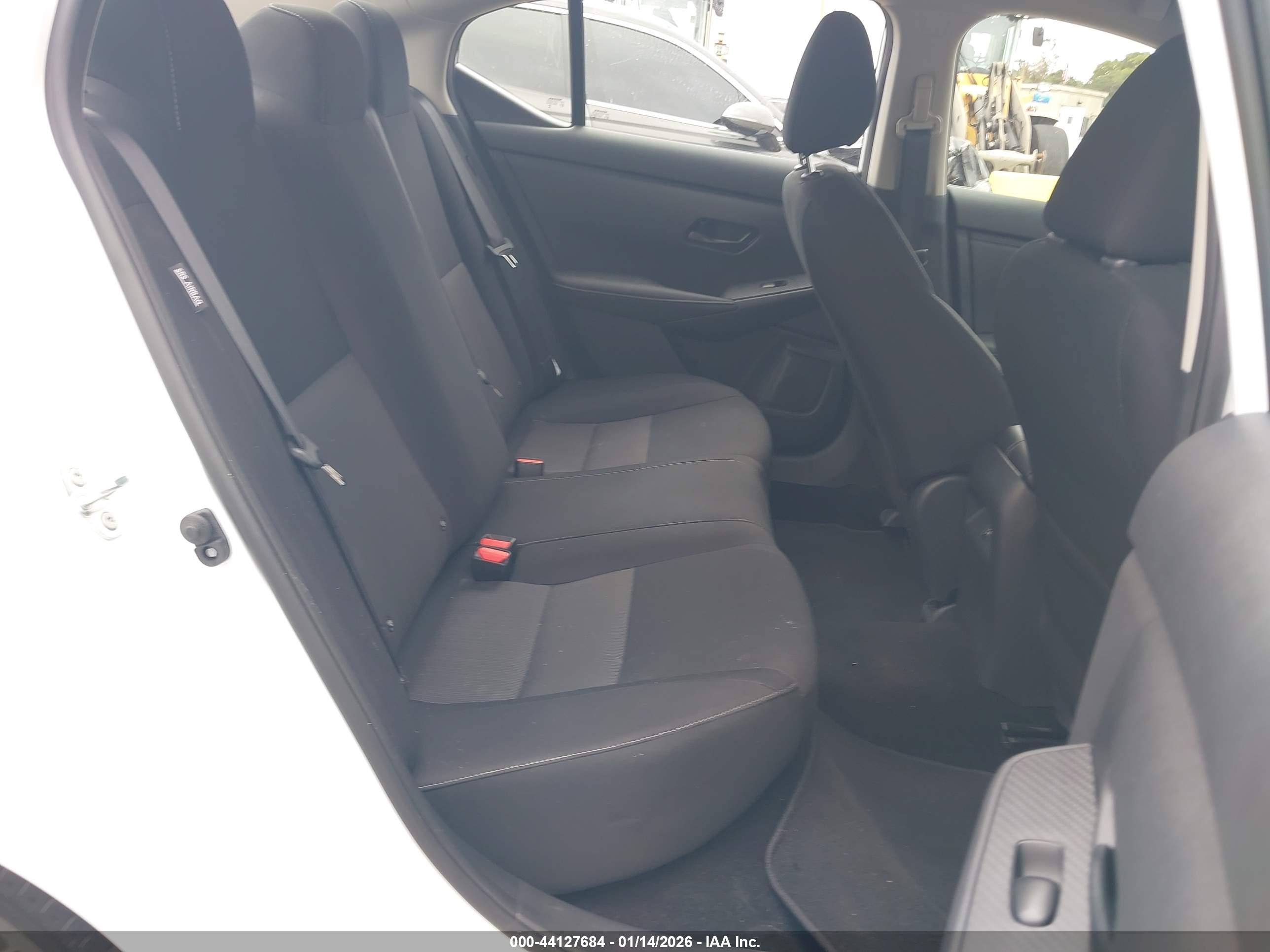 NISSAN SENTRA image 8