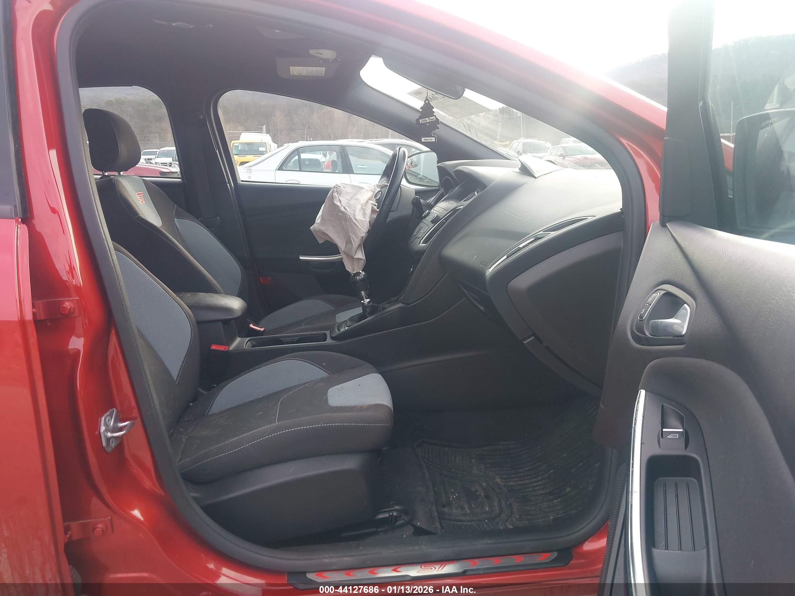 FORD FOCUS image 5