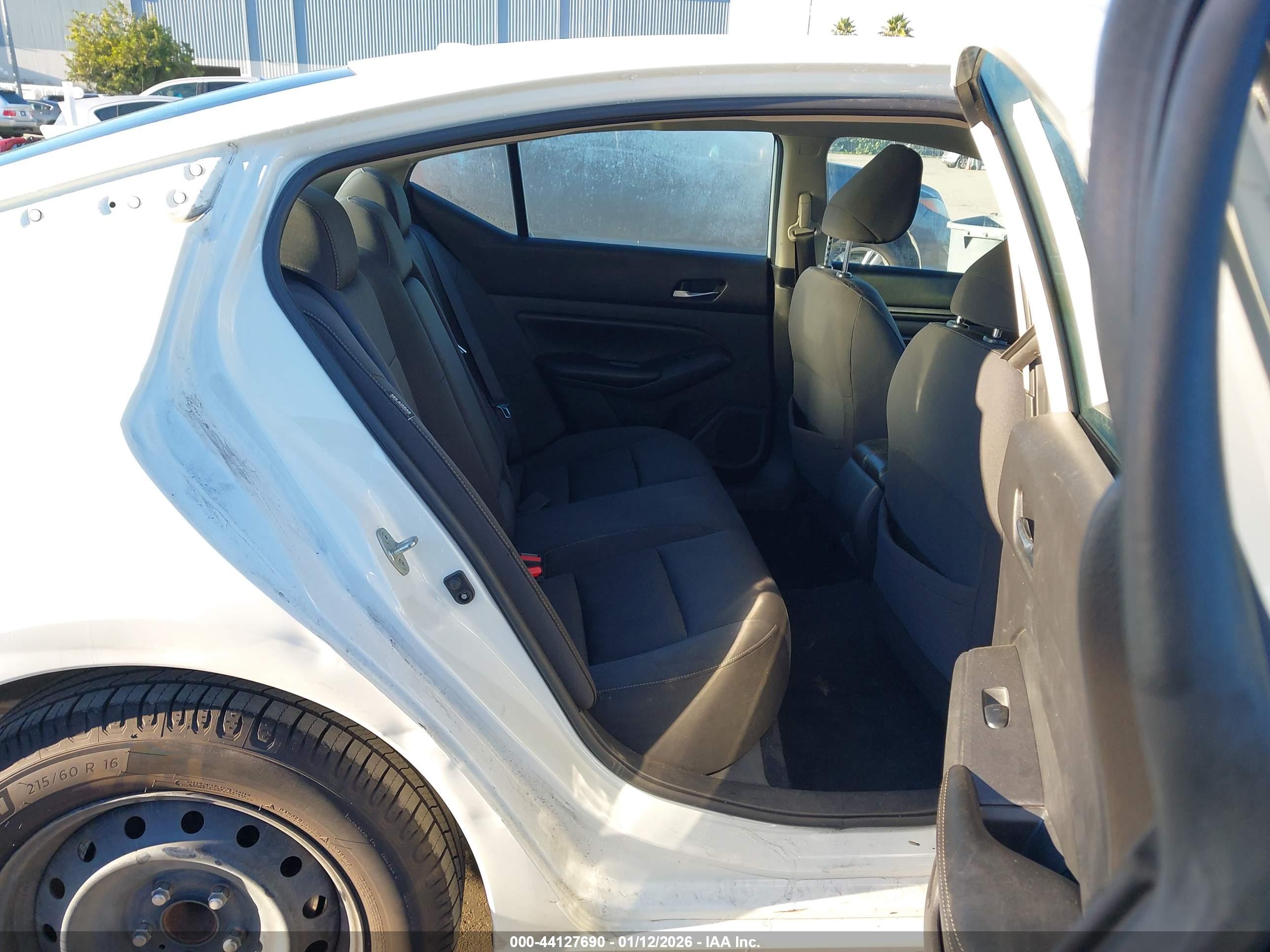 NISSAN ALTIMA image 8