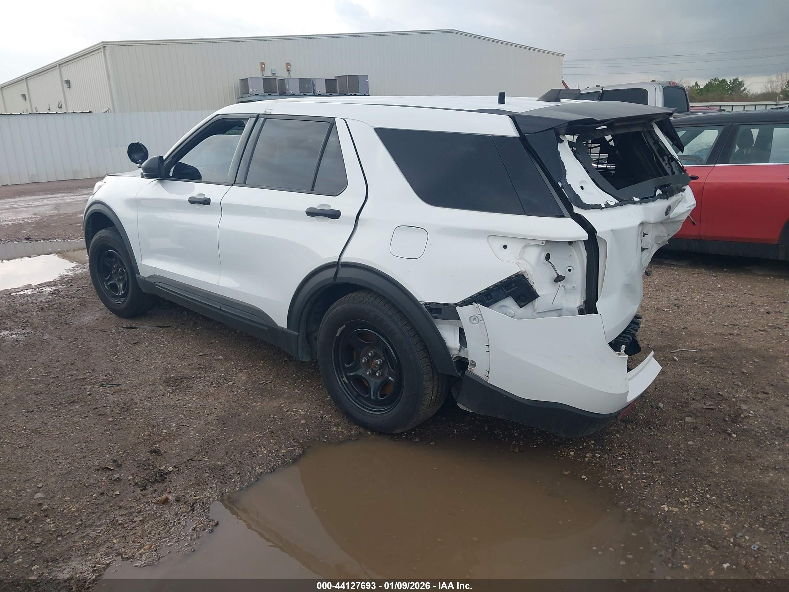FORD EXPLORER image 3