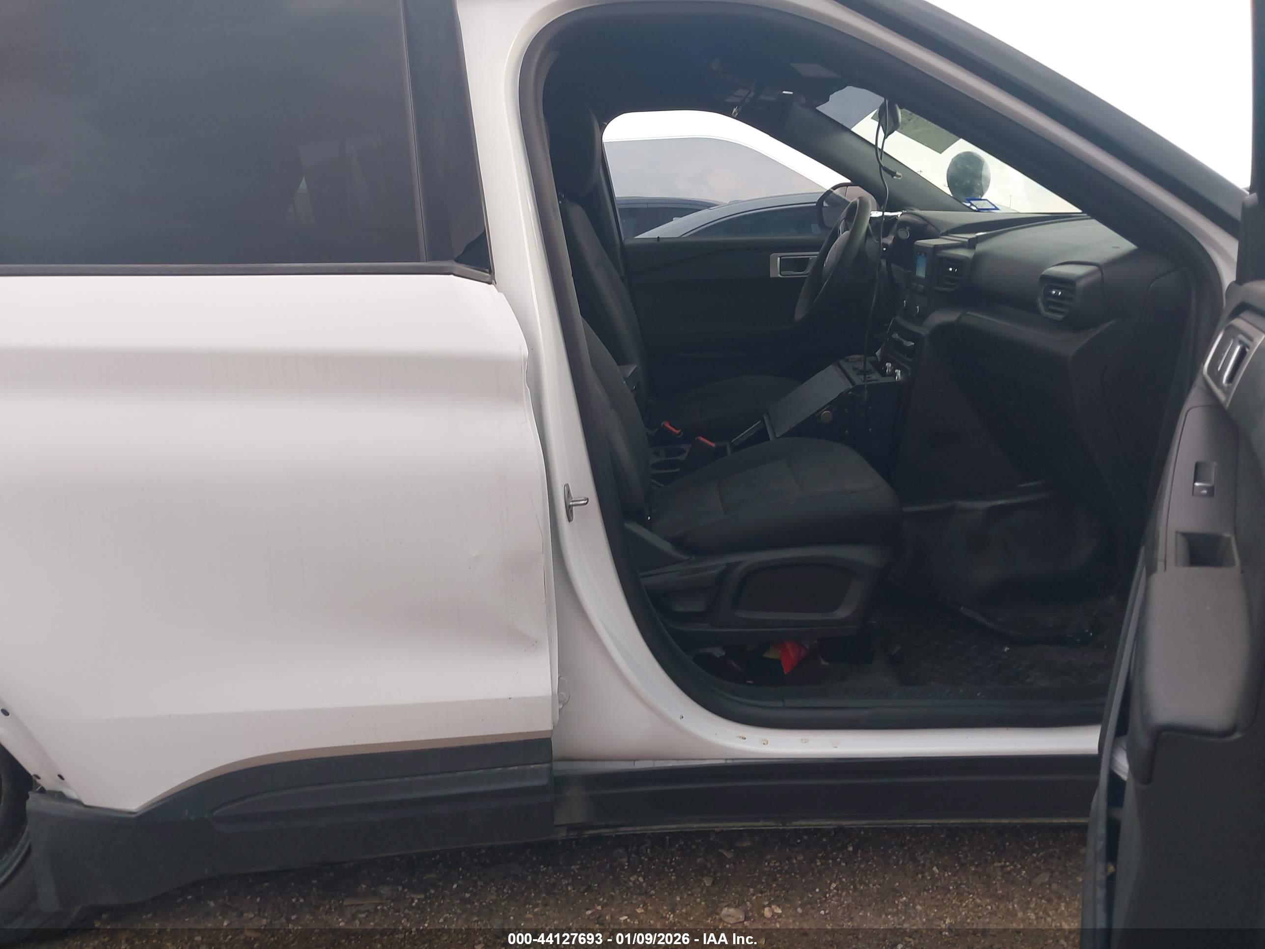 FORD EXPLORER image 5