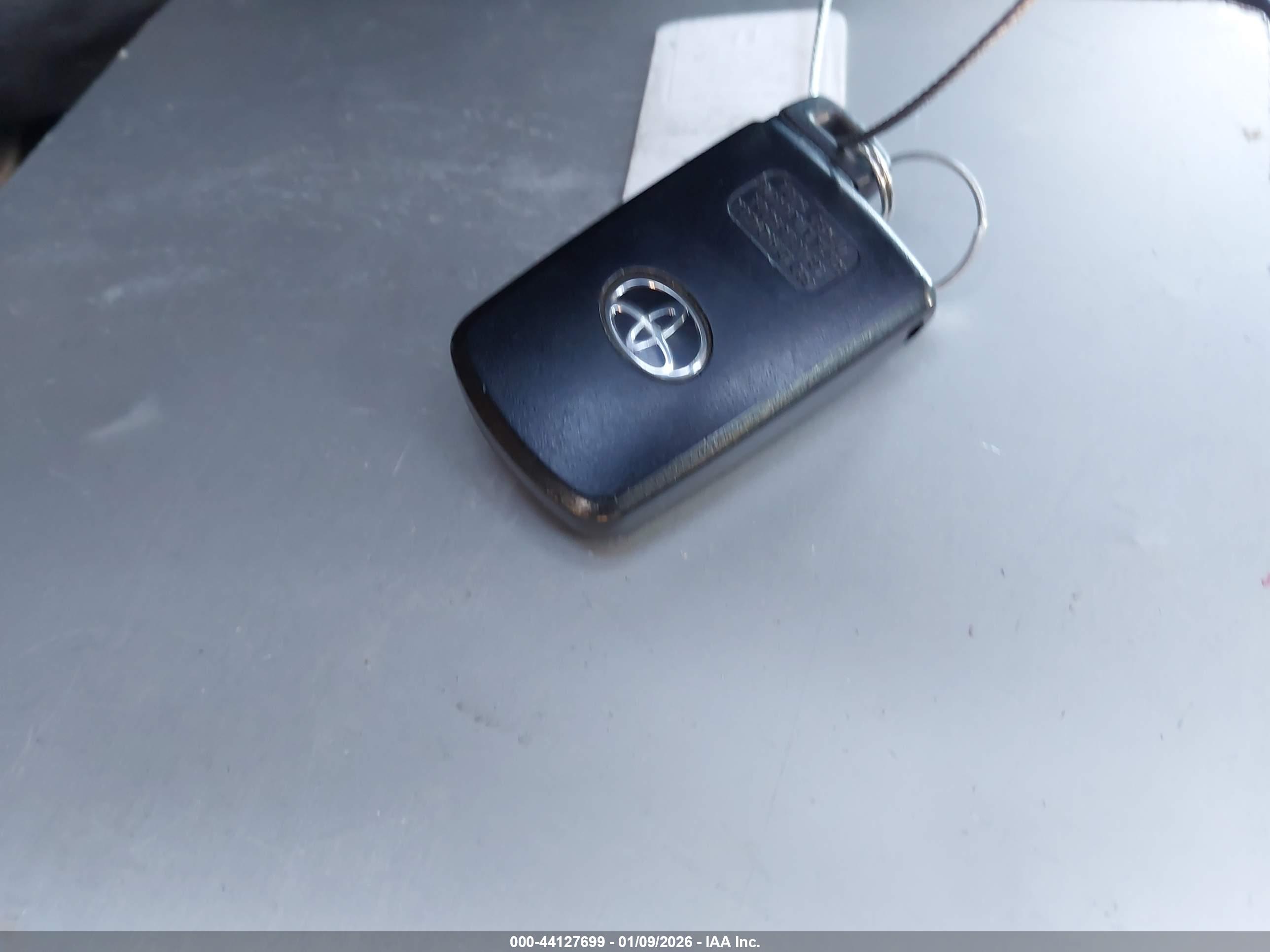 TOYOTA COROLLA image 11