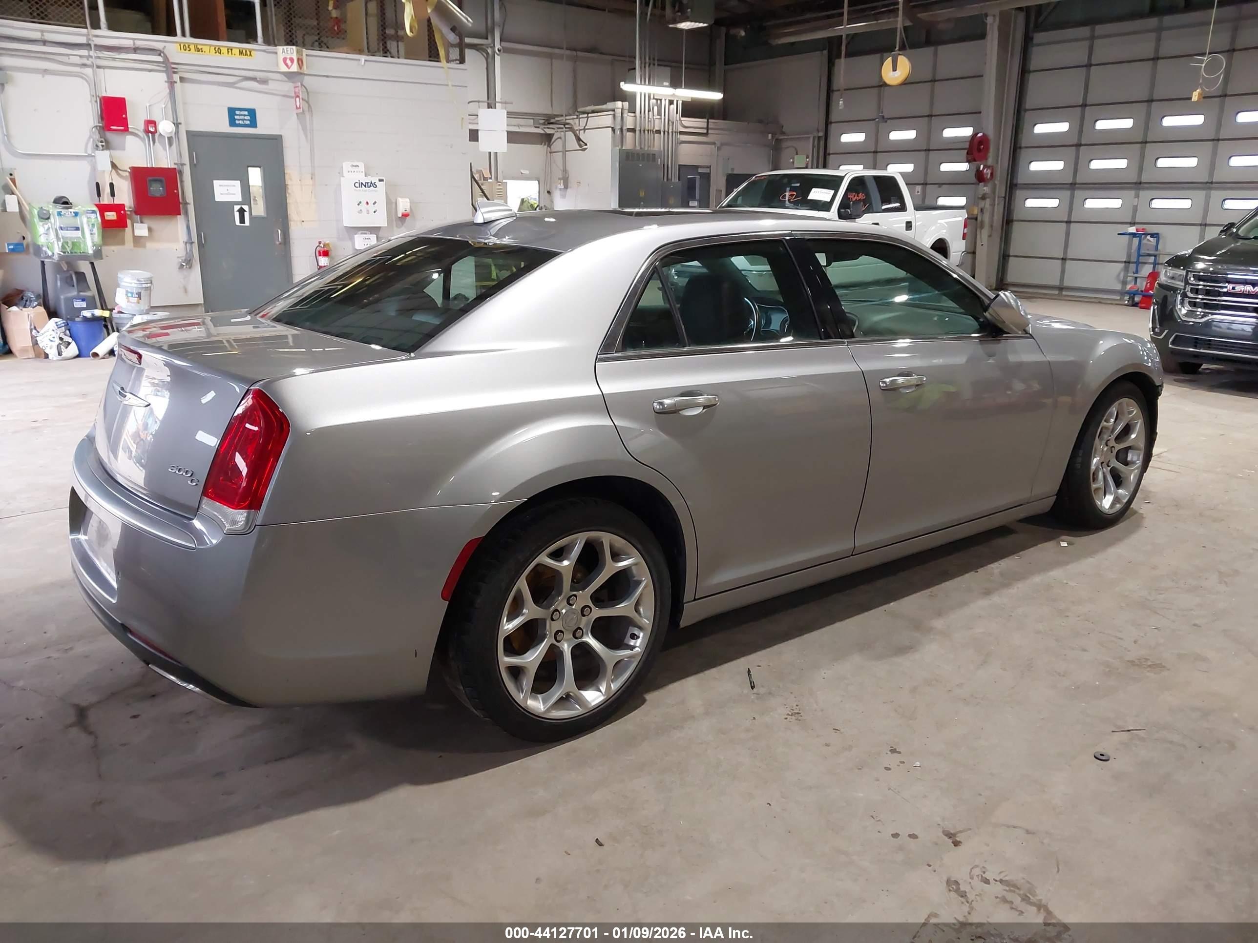 CHRYSLER 300C image 4
