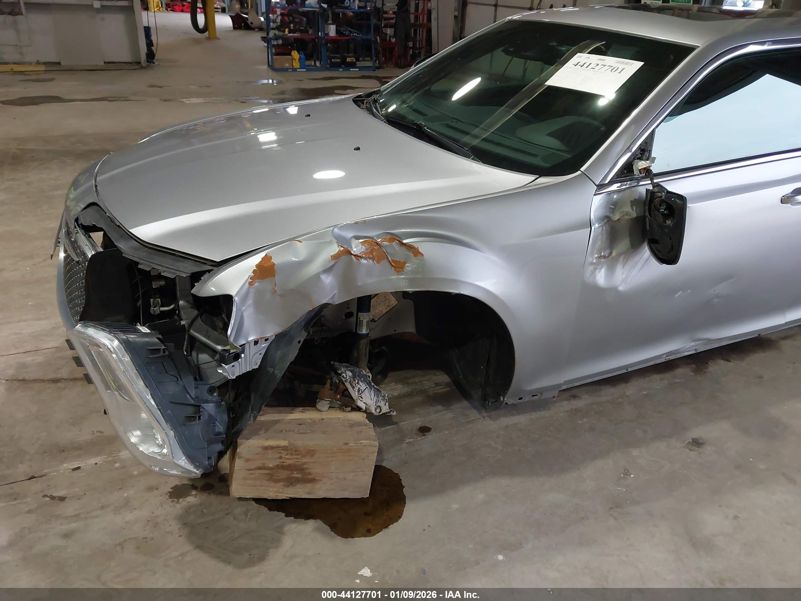 CHRYSLER 300C image 6