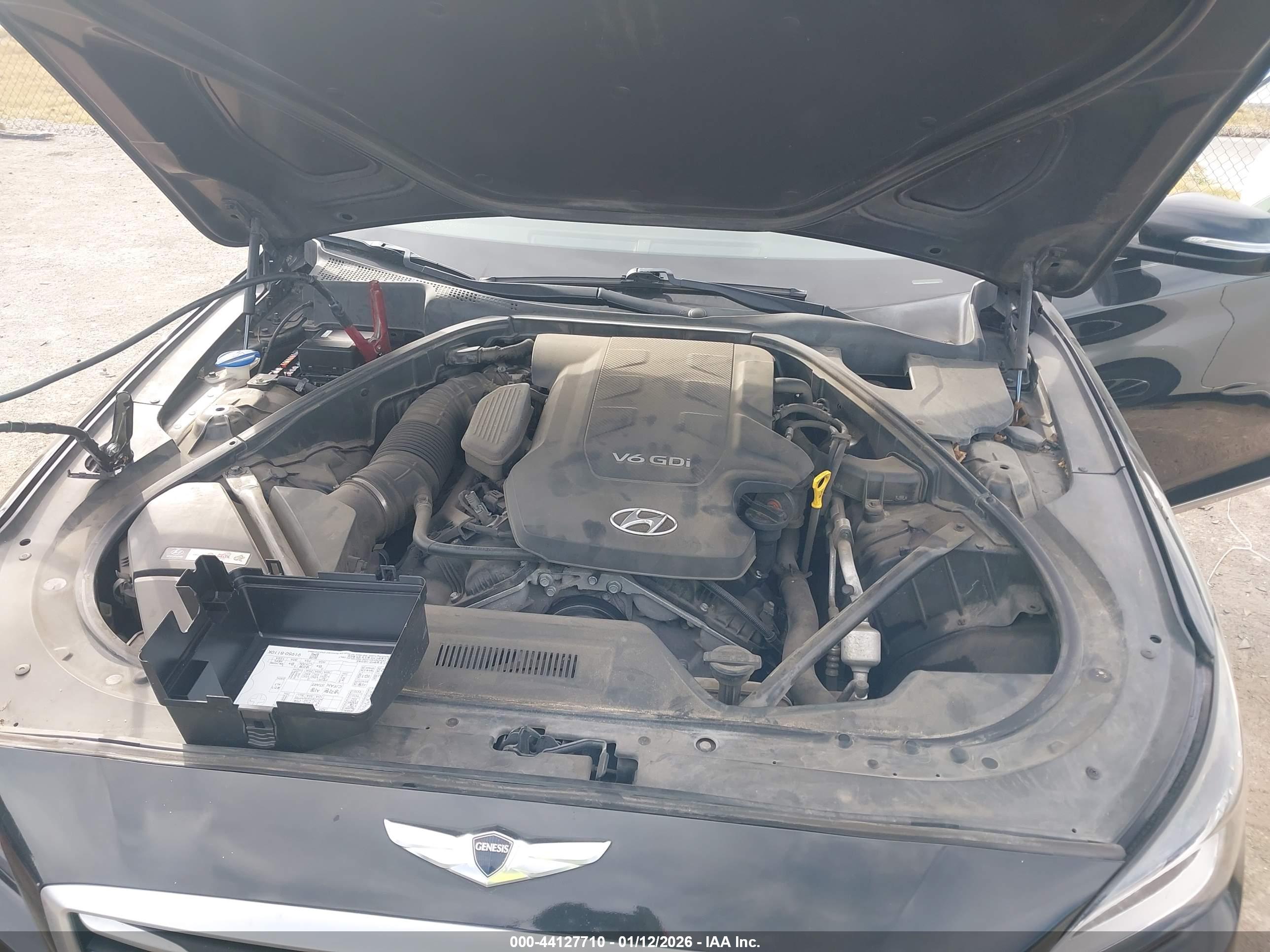 HYUNDAI GENESIS image 10