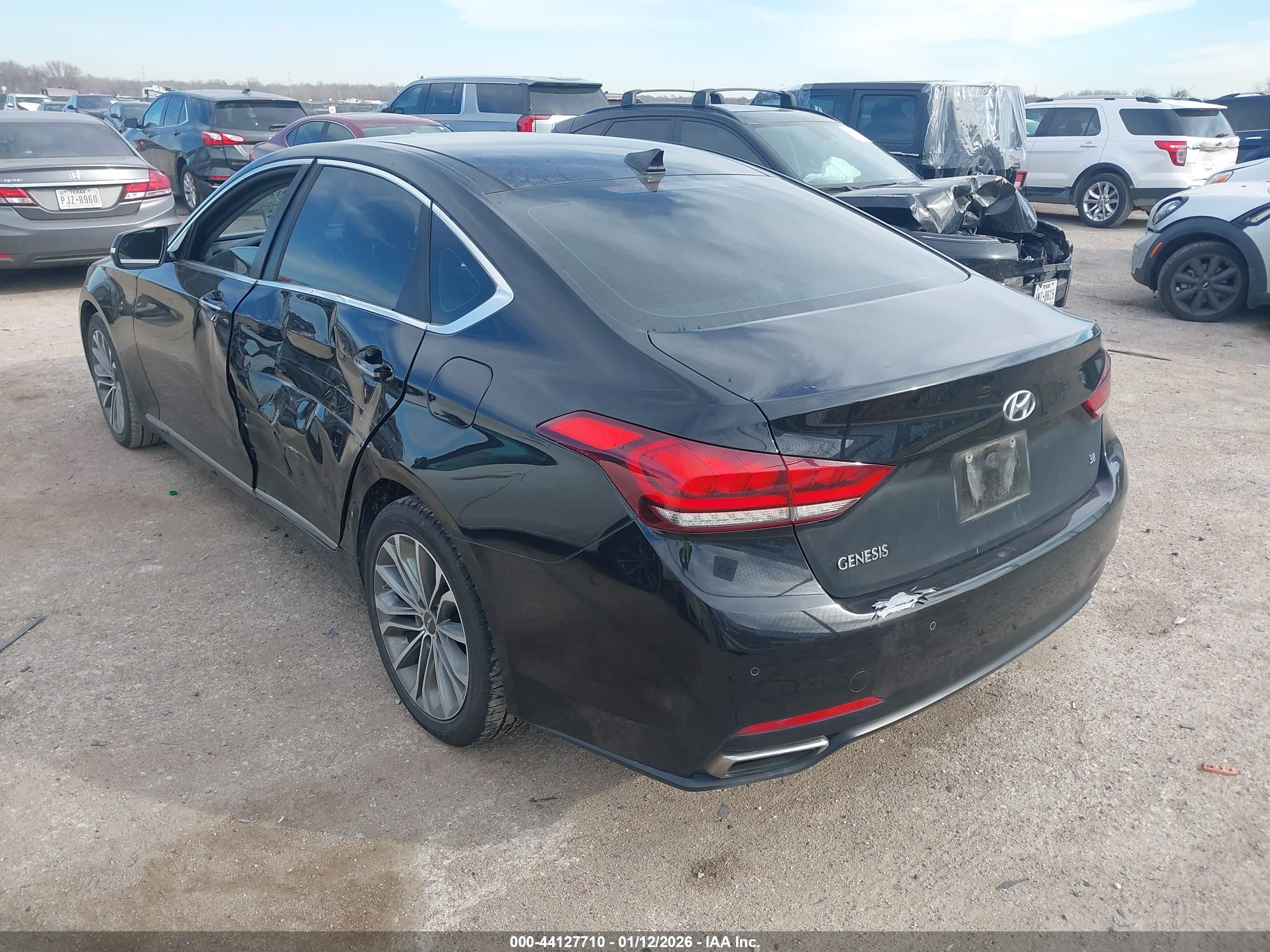 HYUNDAI GENESIS image 3