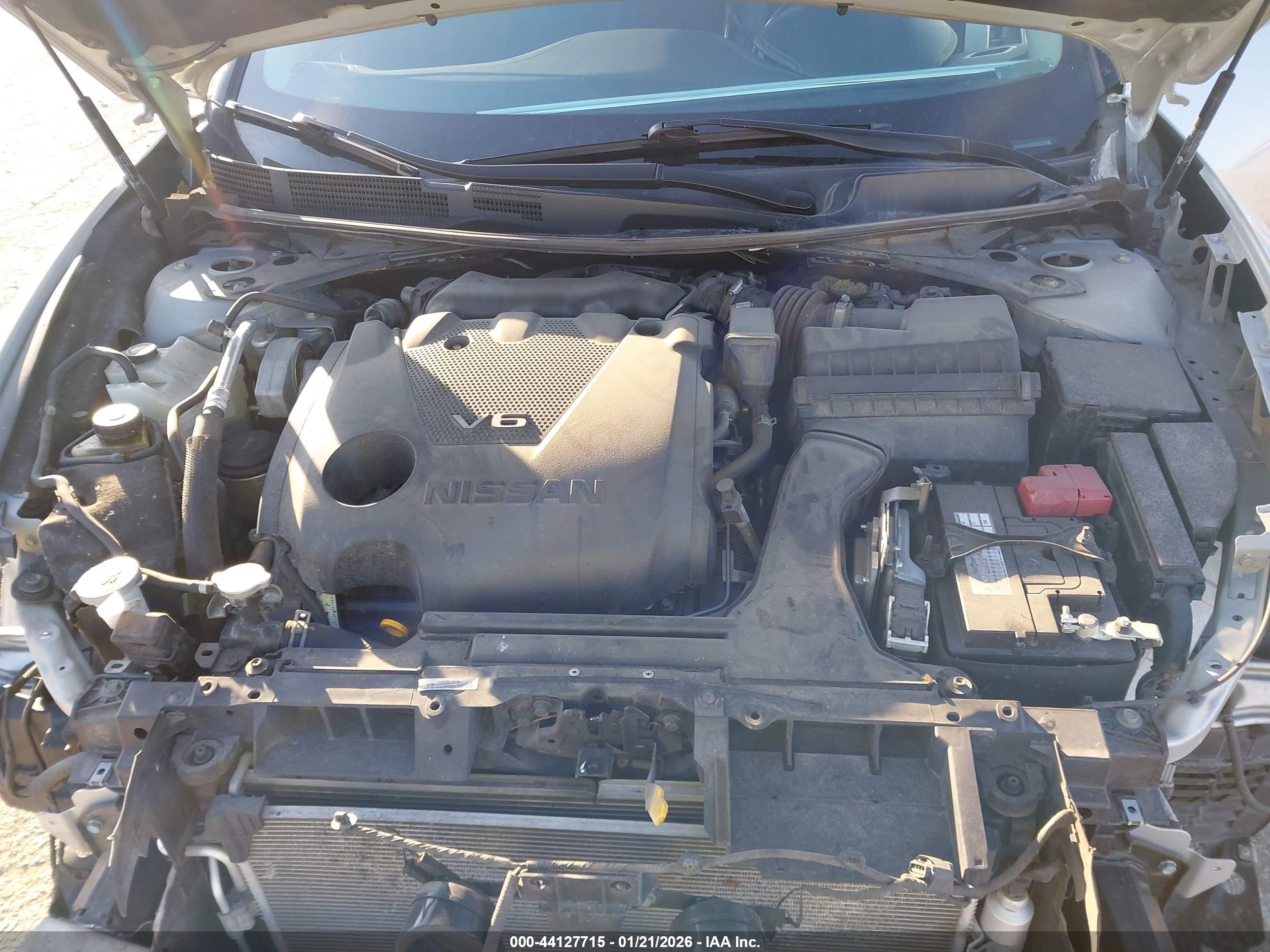 NISSAN MAXIMA image 10