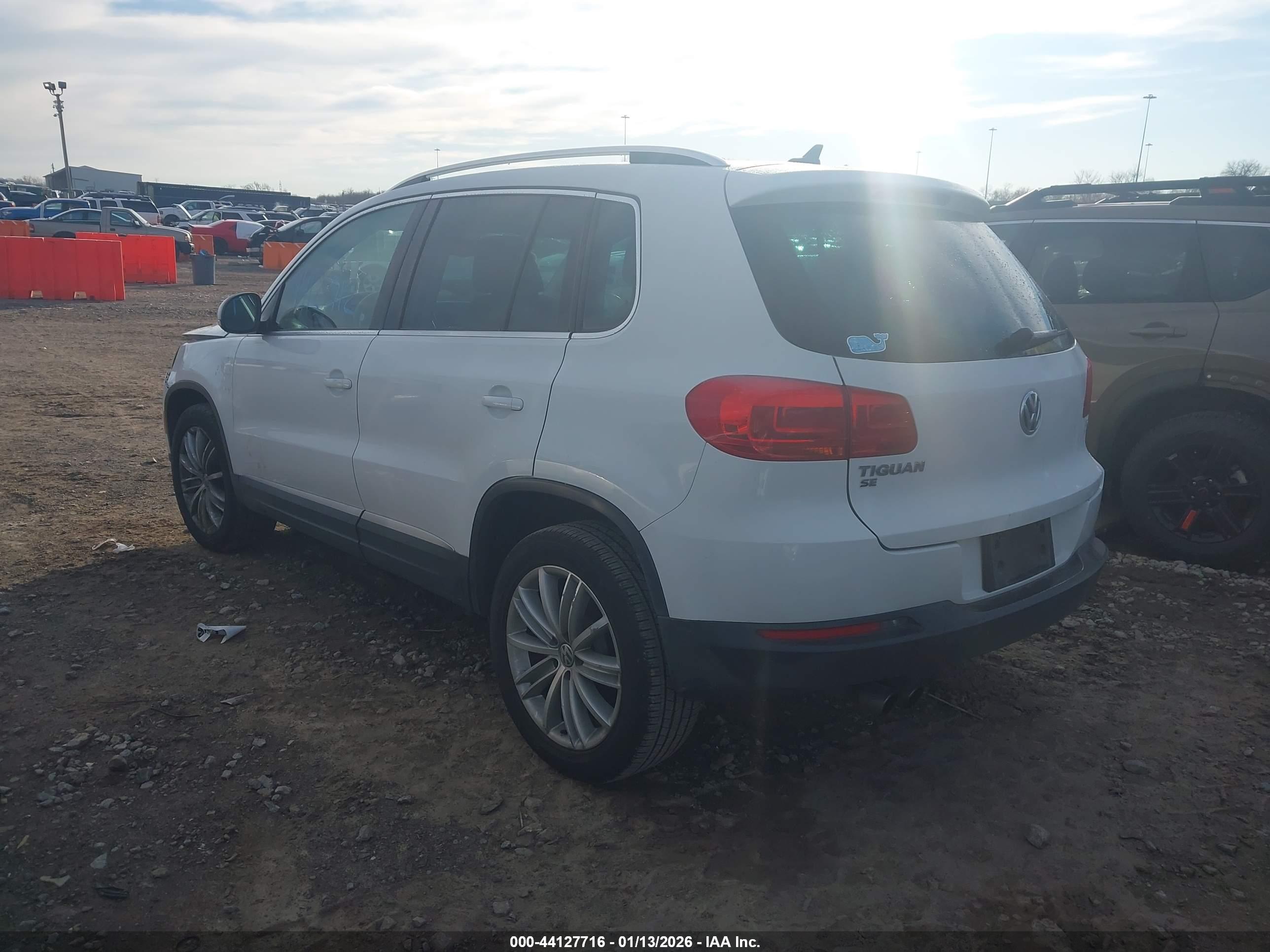 VOLKSWAGEN TIGUAN image 3