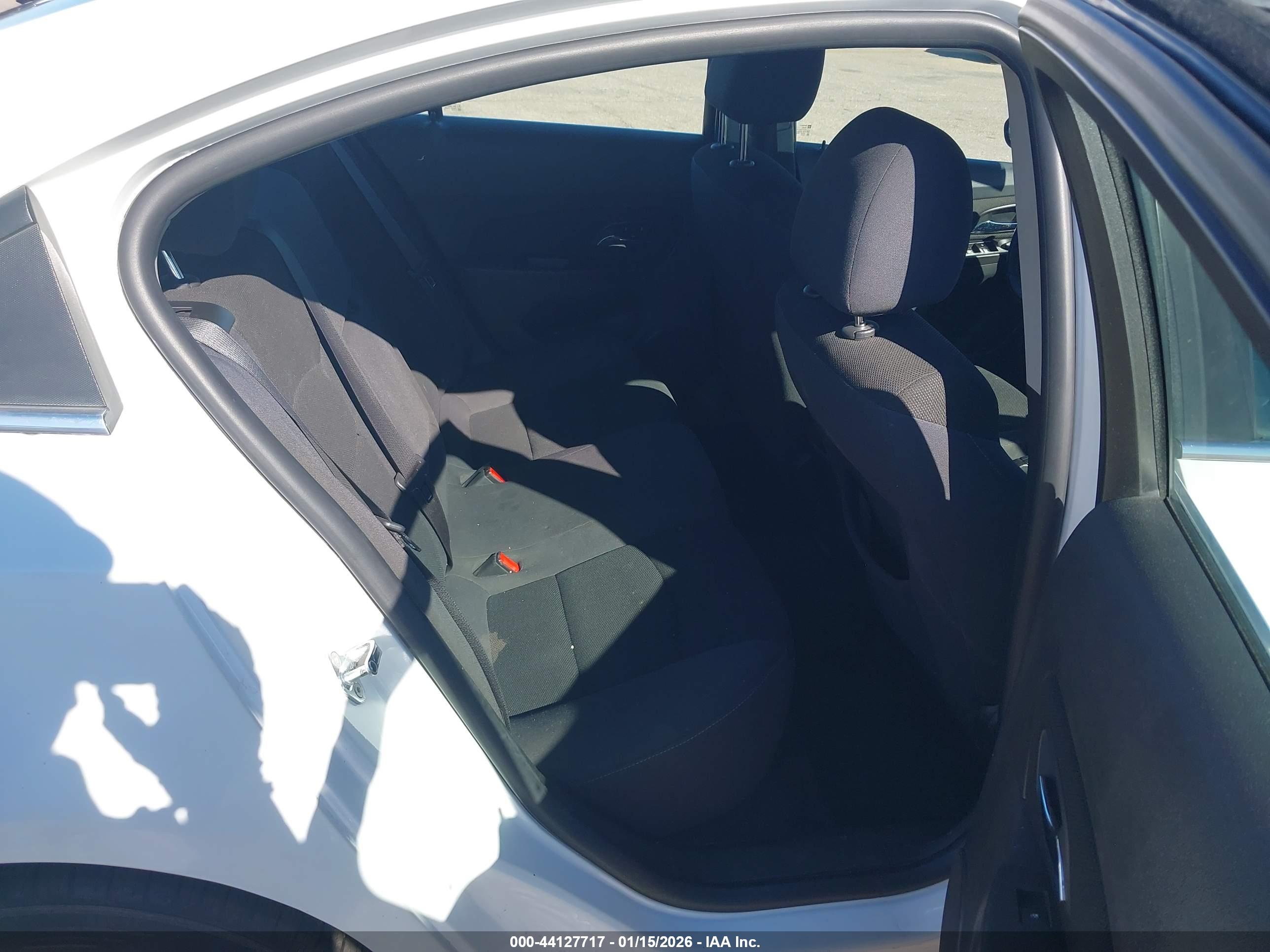 CHEVROLET CRUZE image 8