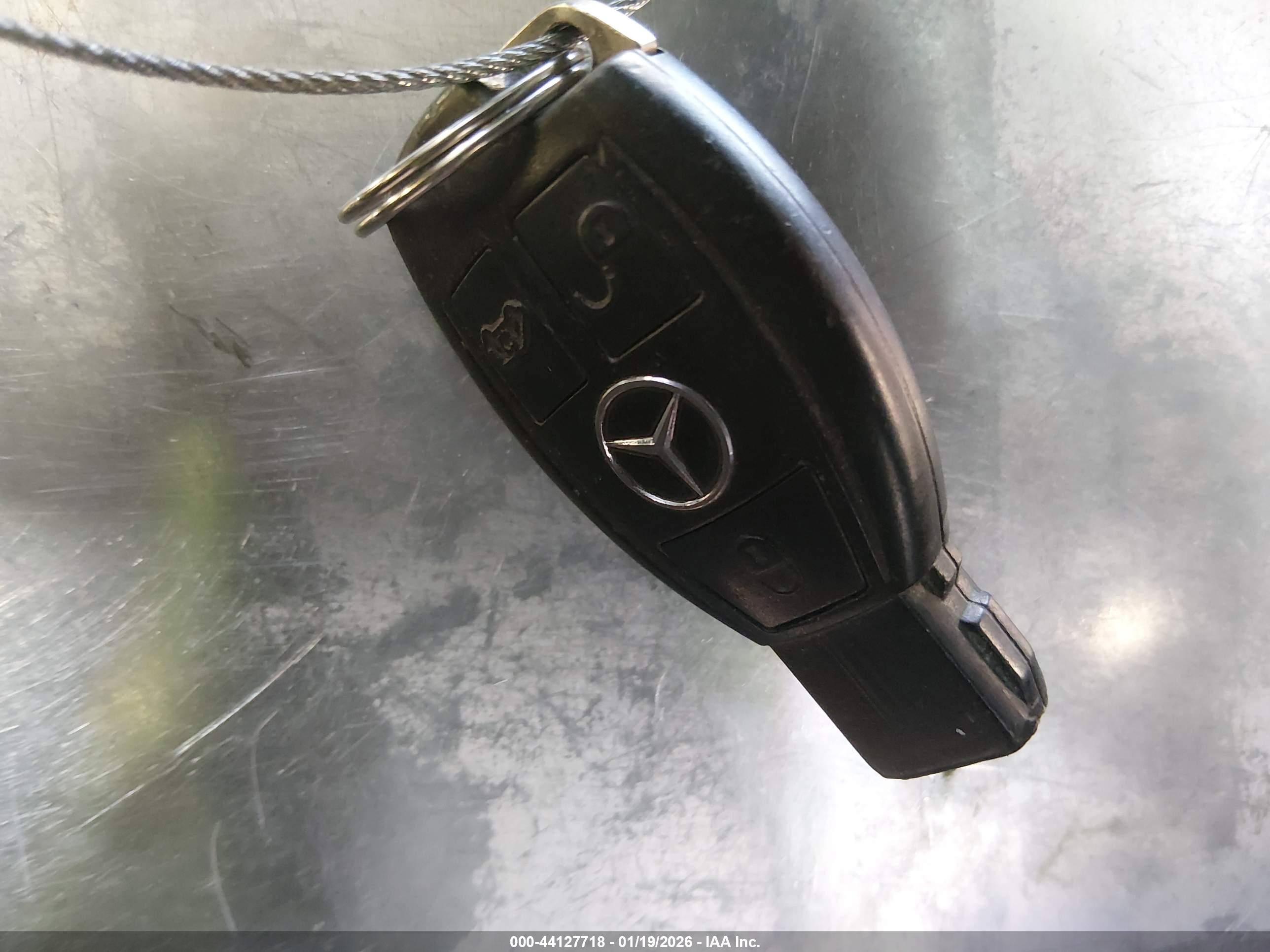 MERCEDES-BENZ METRIS image 11