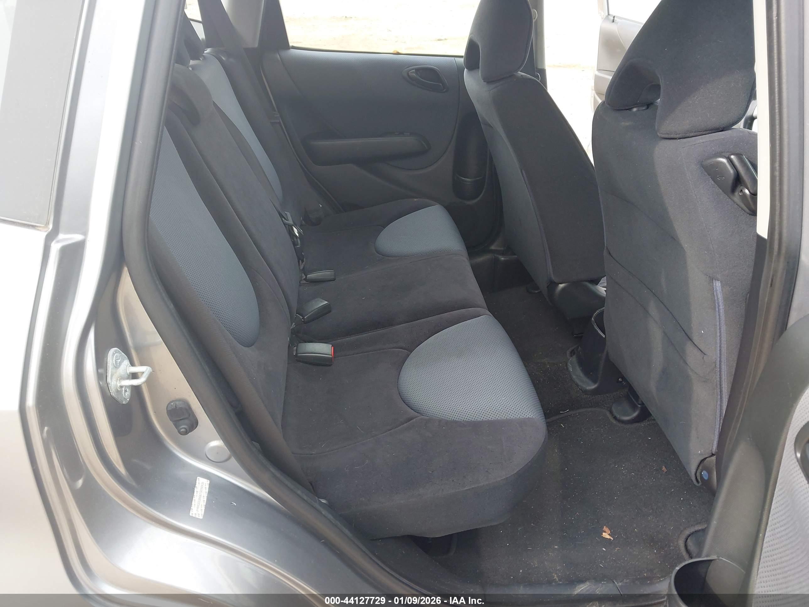 HONDA FIT image 8