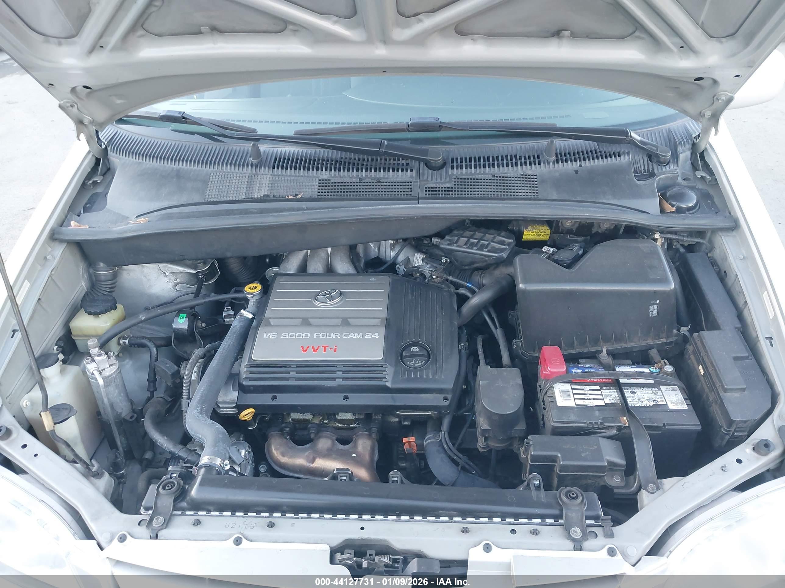 TOYOTA SIENNA image 10