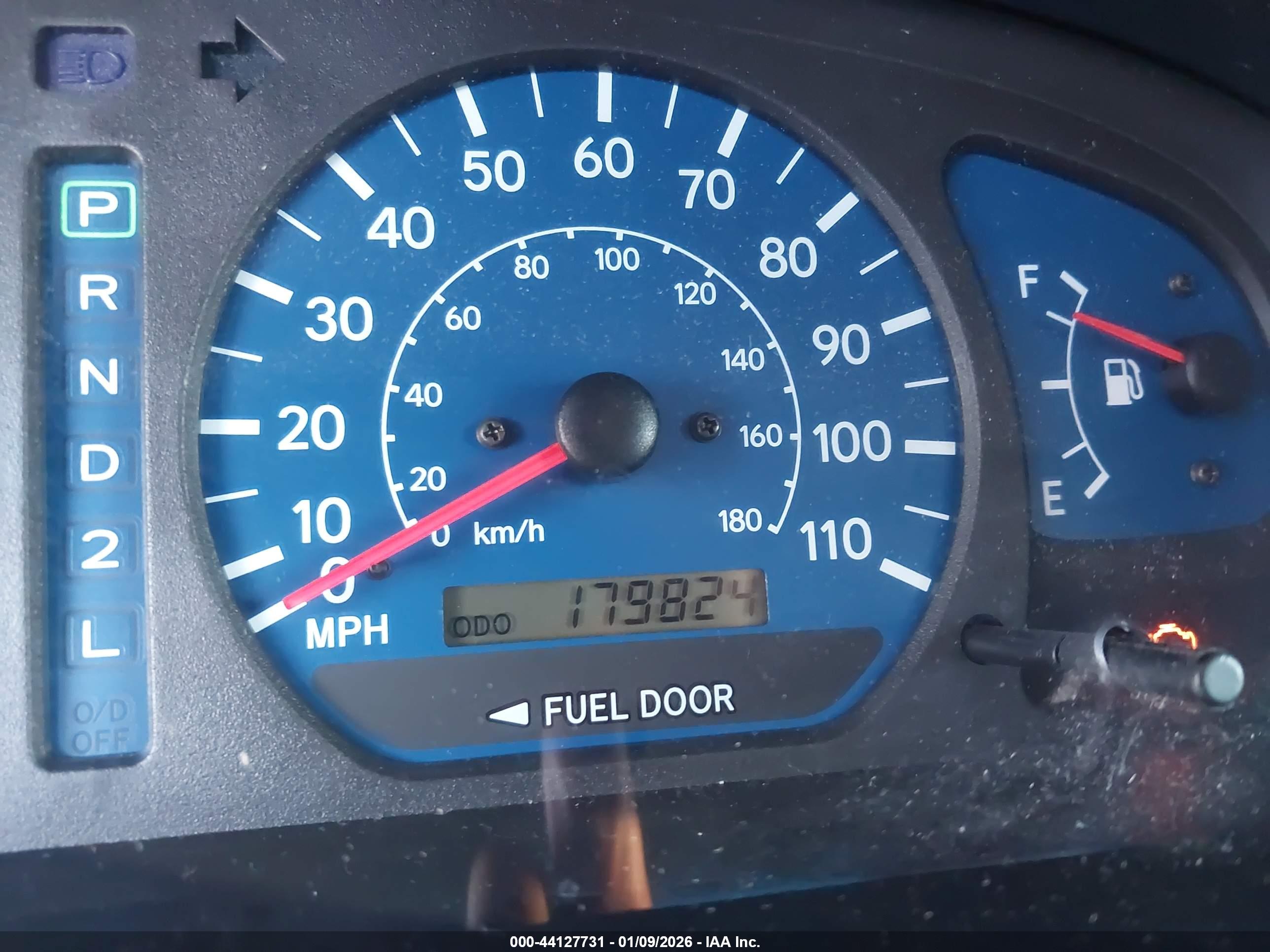 TOYOTA SIENNA image 7