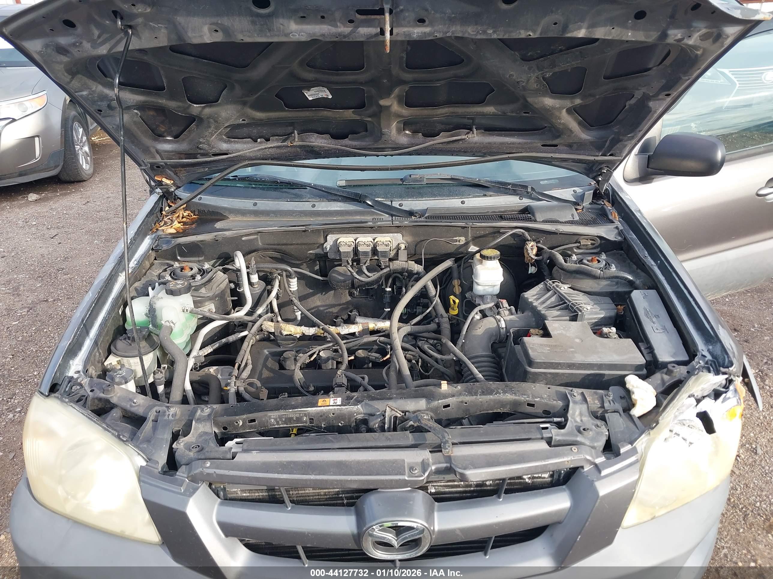 MAZDA TRIBUTE image 10