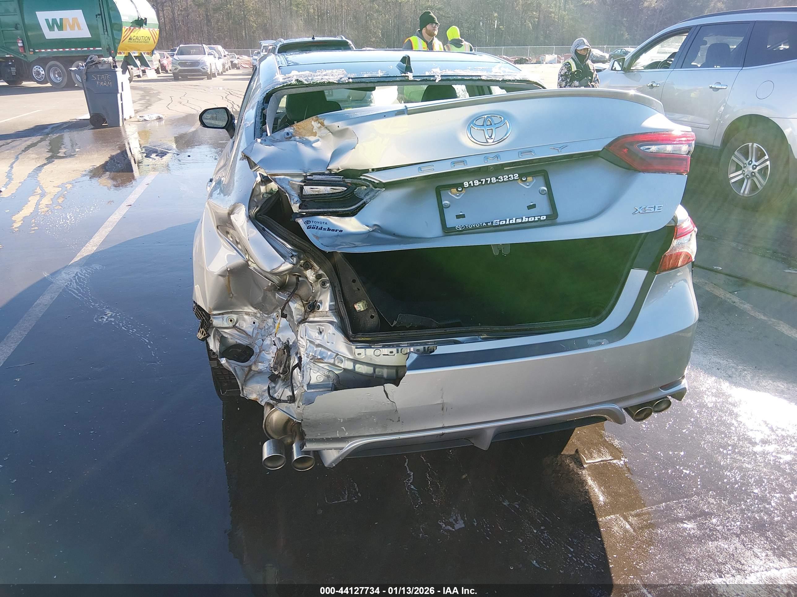 TOYOTA CAMRY image 6