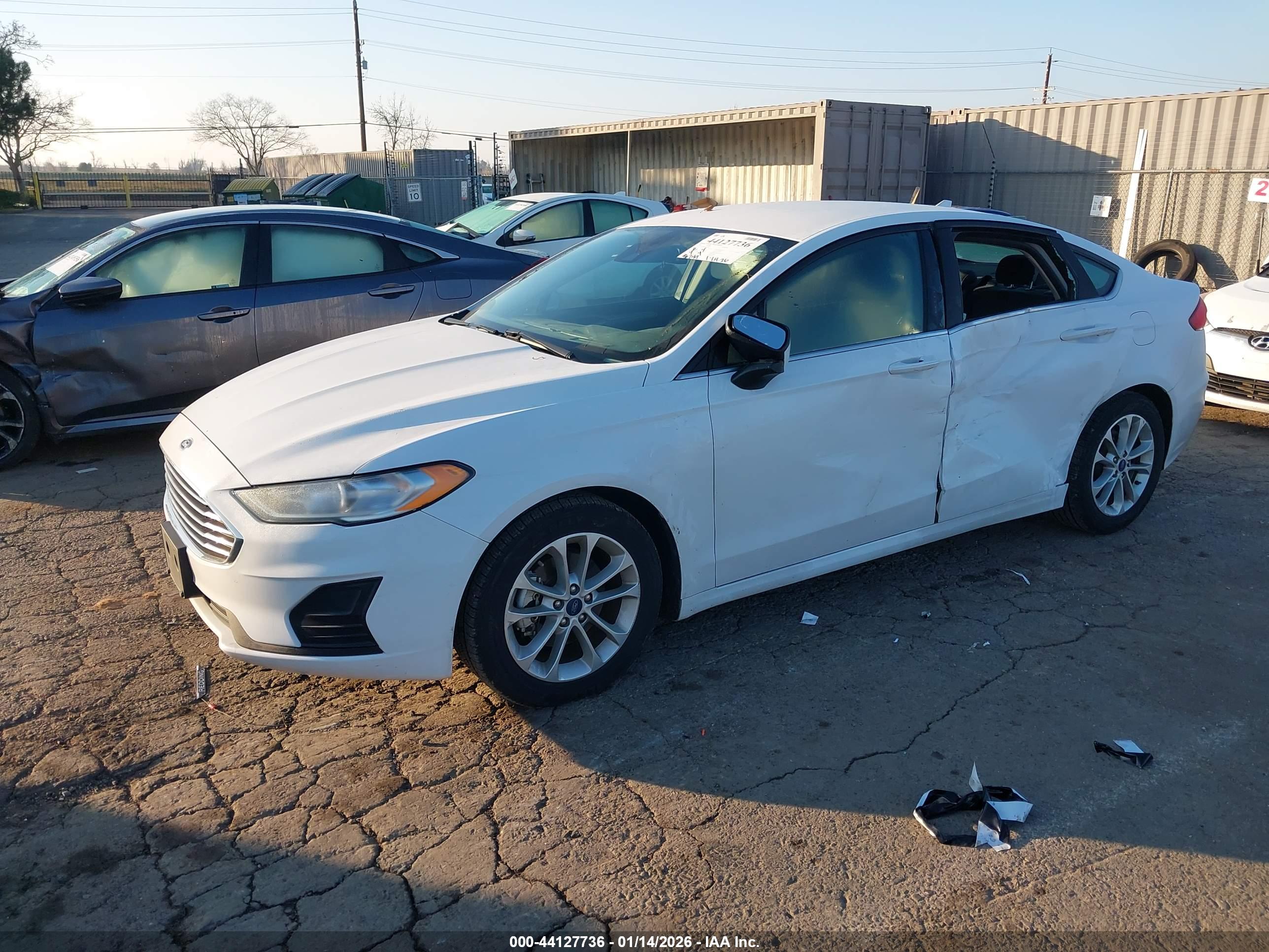 FORD FUSION image 2