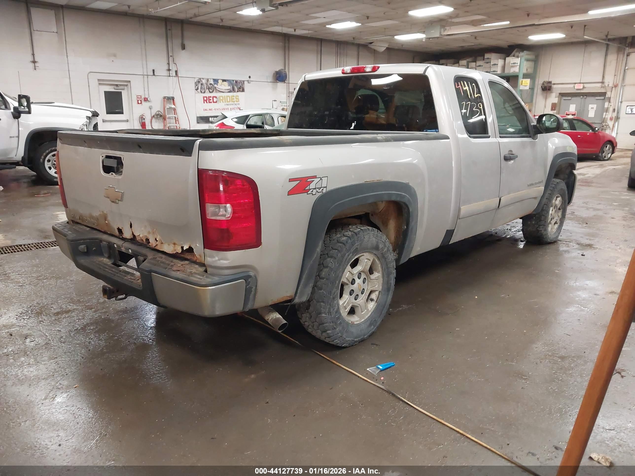 CHEVROLET SILVERADO image 4