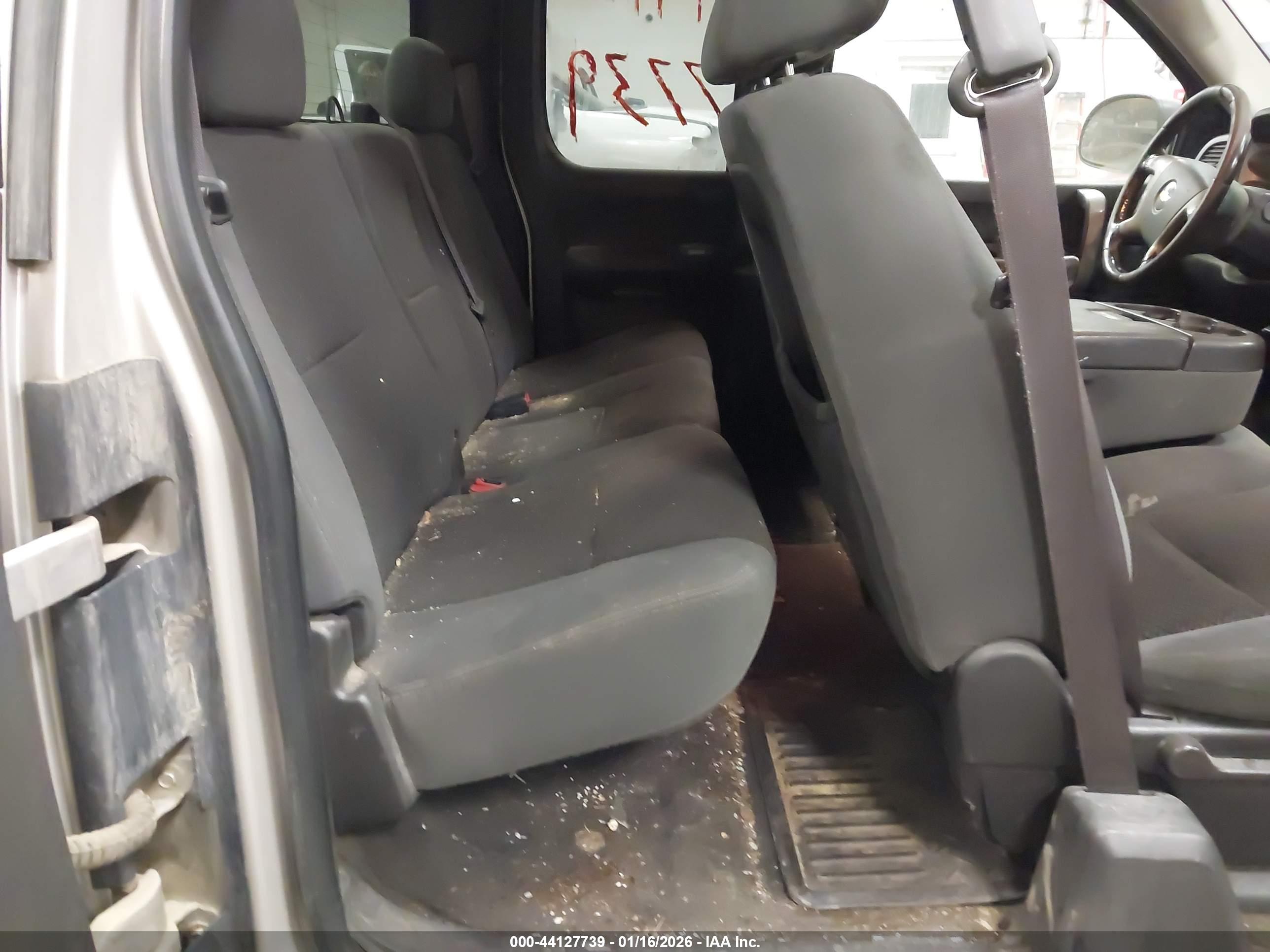 CHEVROLET SILVERADO image 8