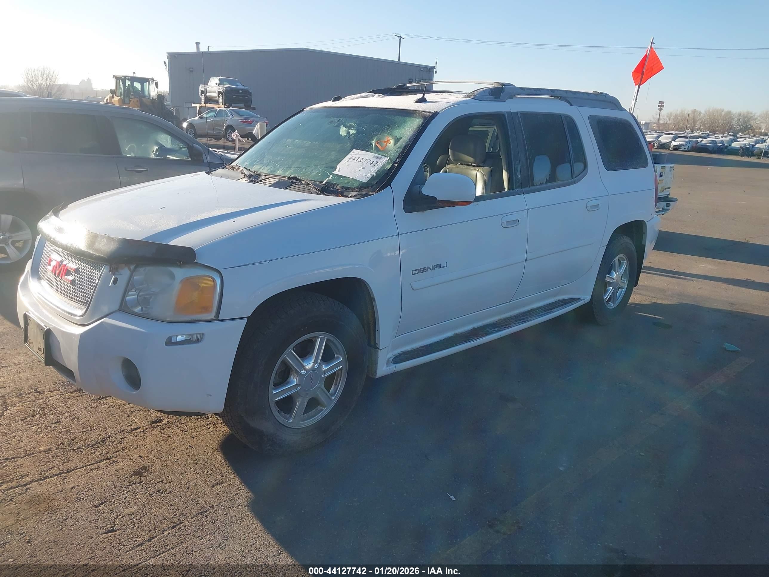 GMC ENVOY image 2