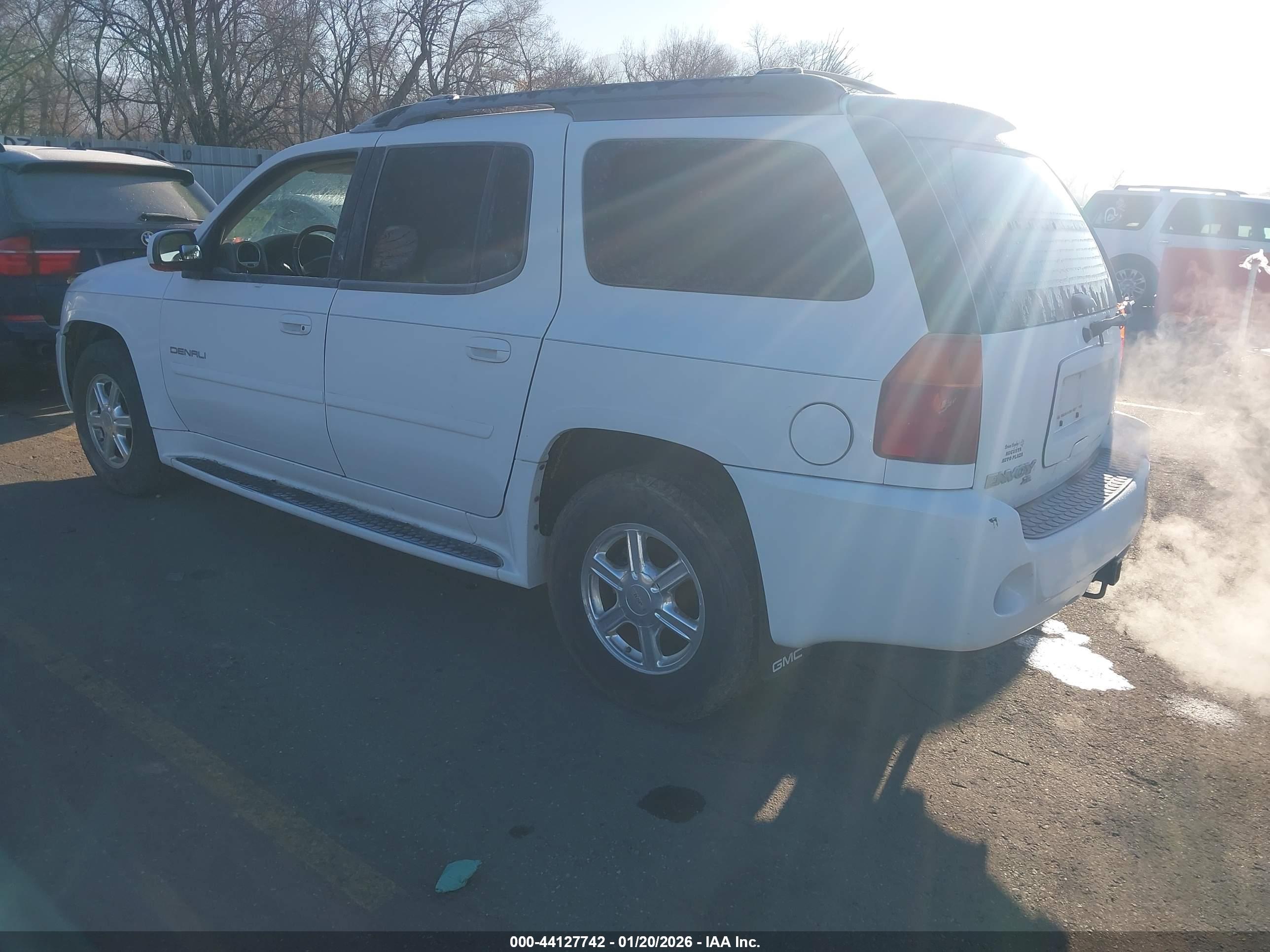 GMC ENVOY image 3