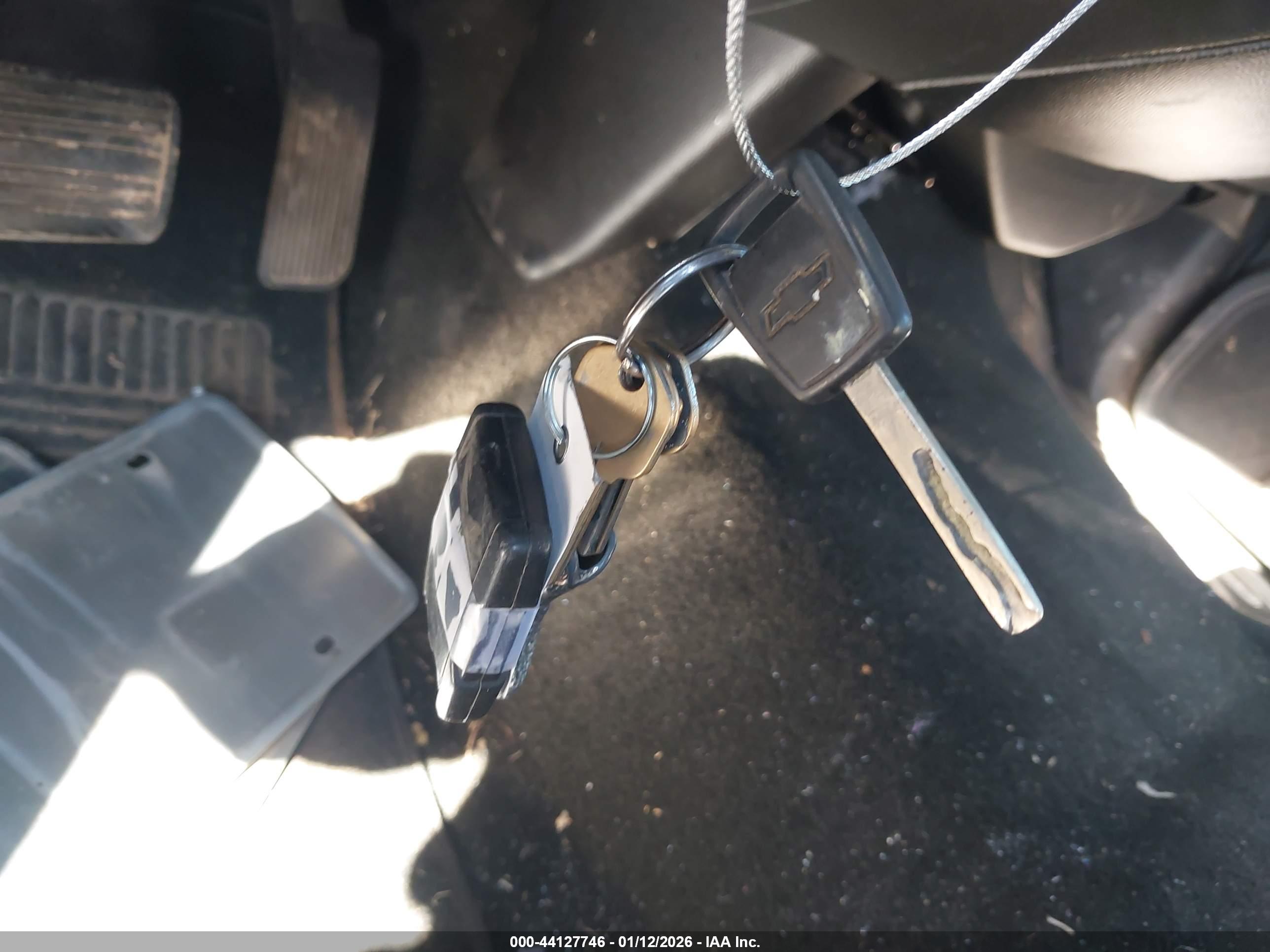 CHEVROLET SILVERADO image 11