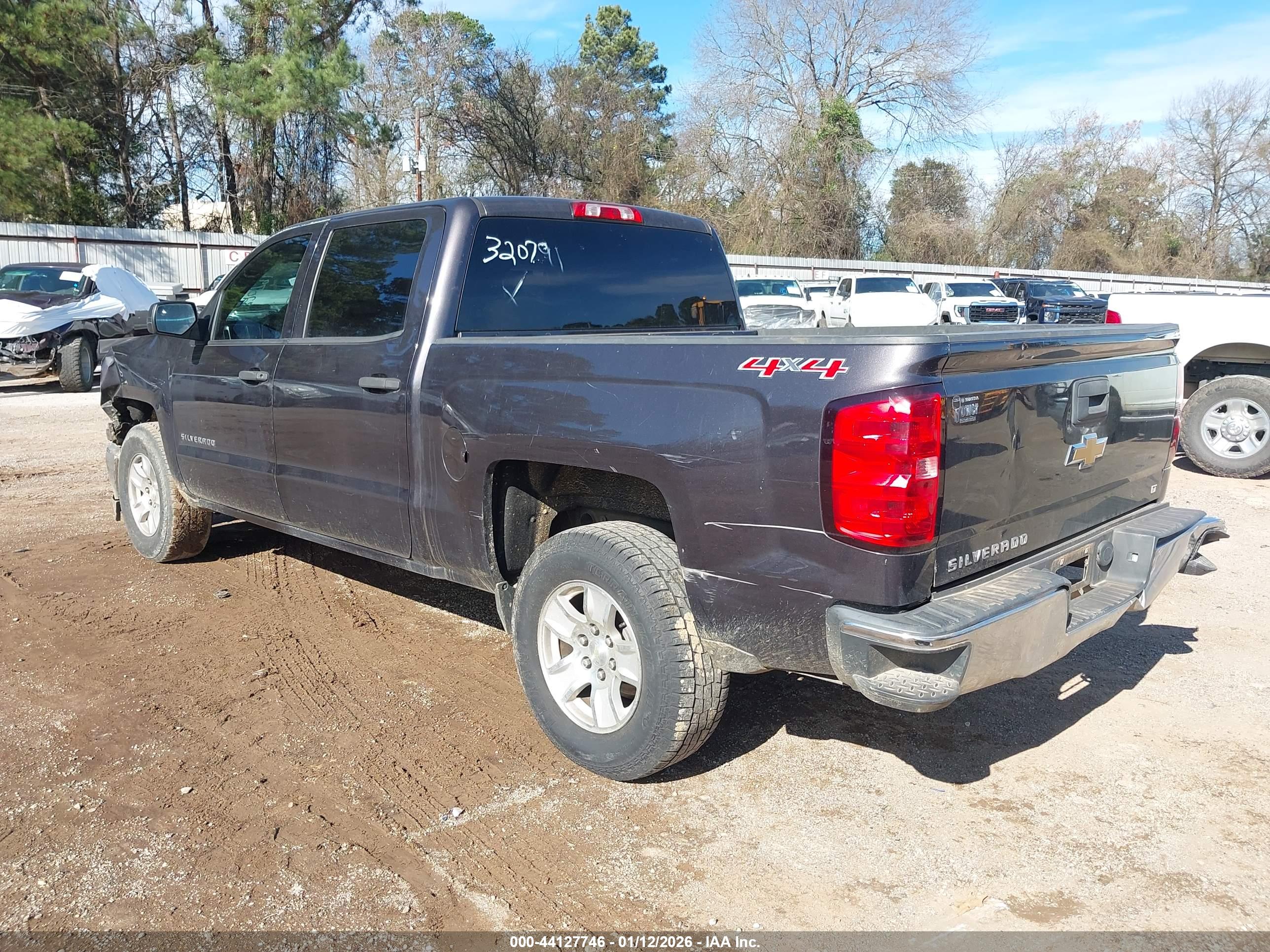CHEVROLET SILVERADO image 3