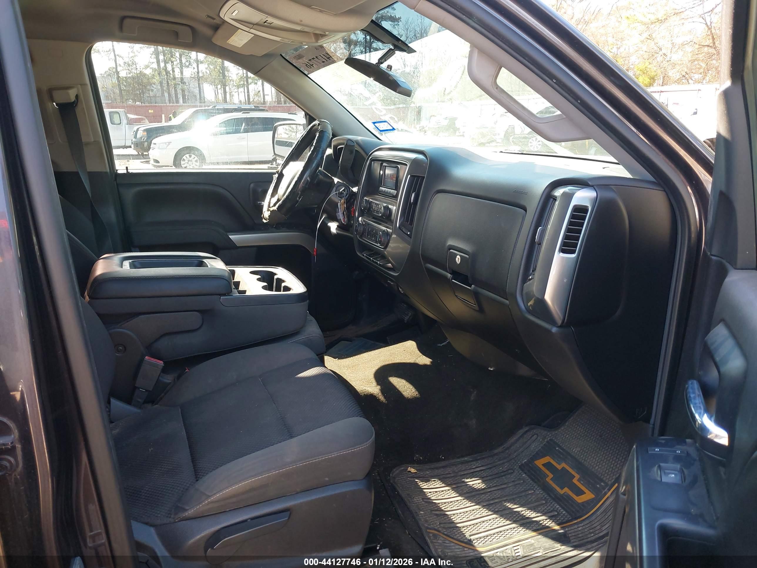 CHEVROLET SILVERADO image 5