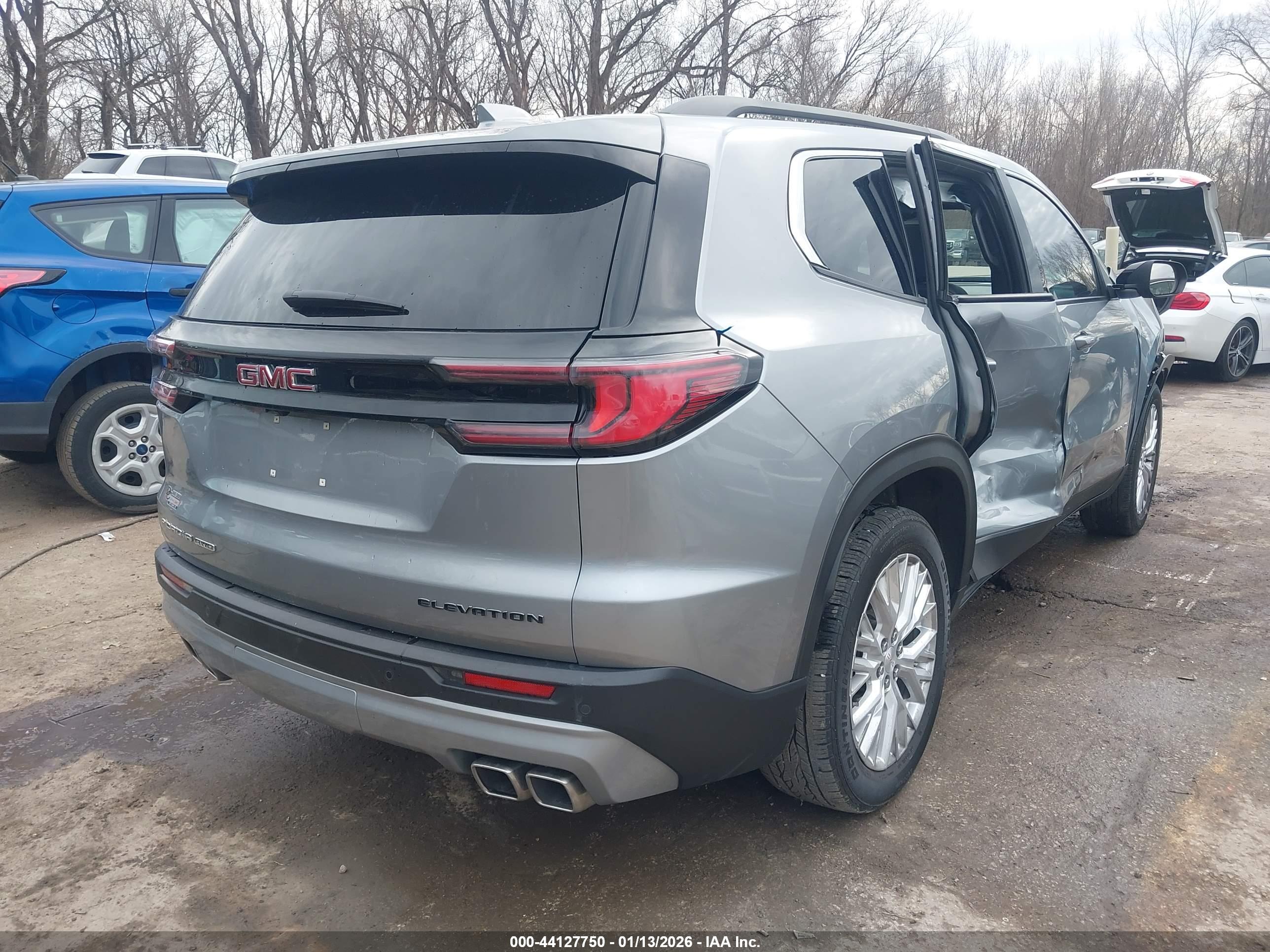 GMC ACADIA image 4