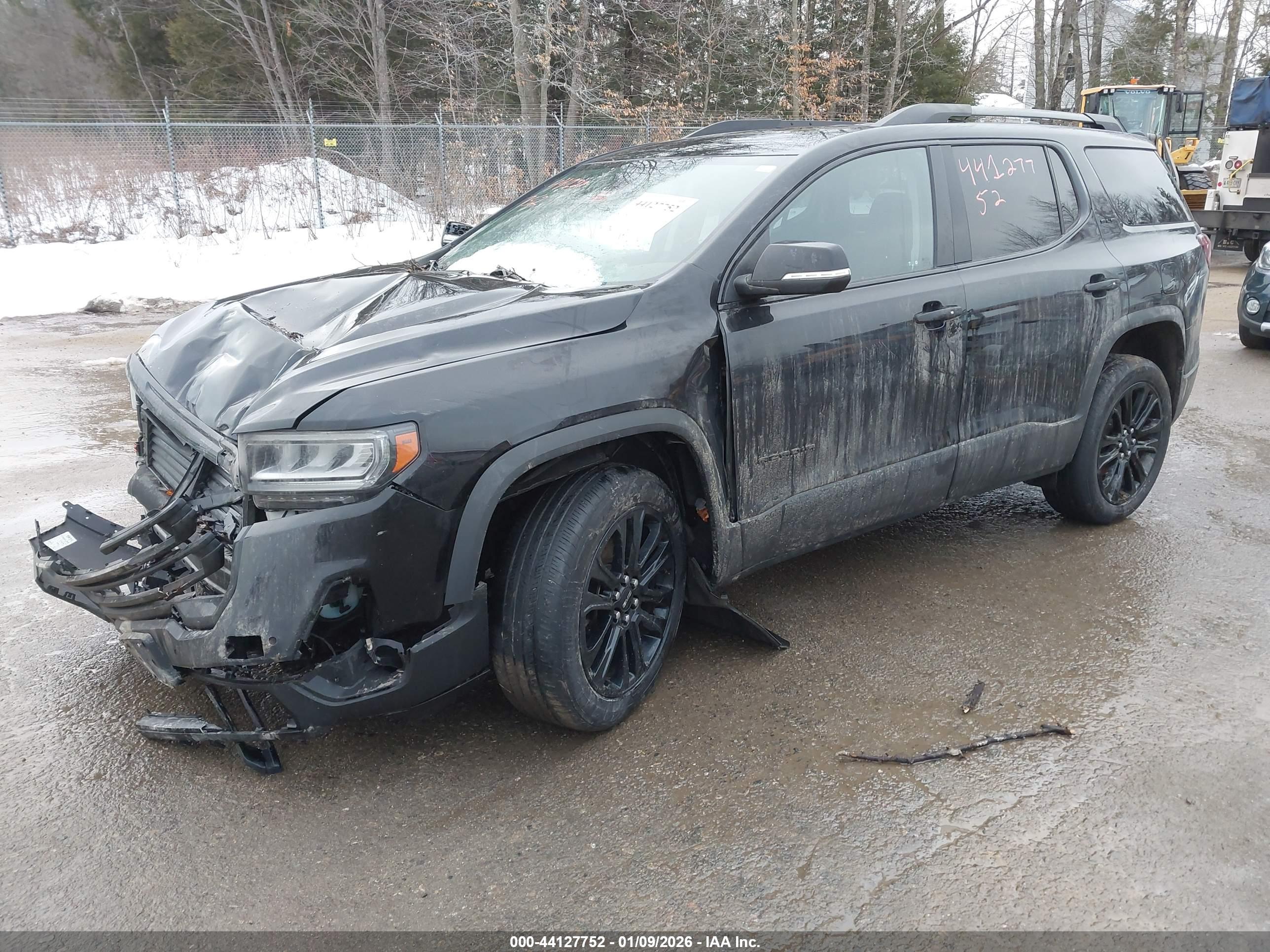 GMC ACADIA image 2