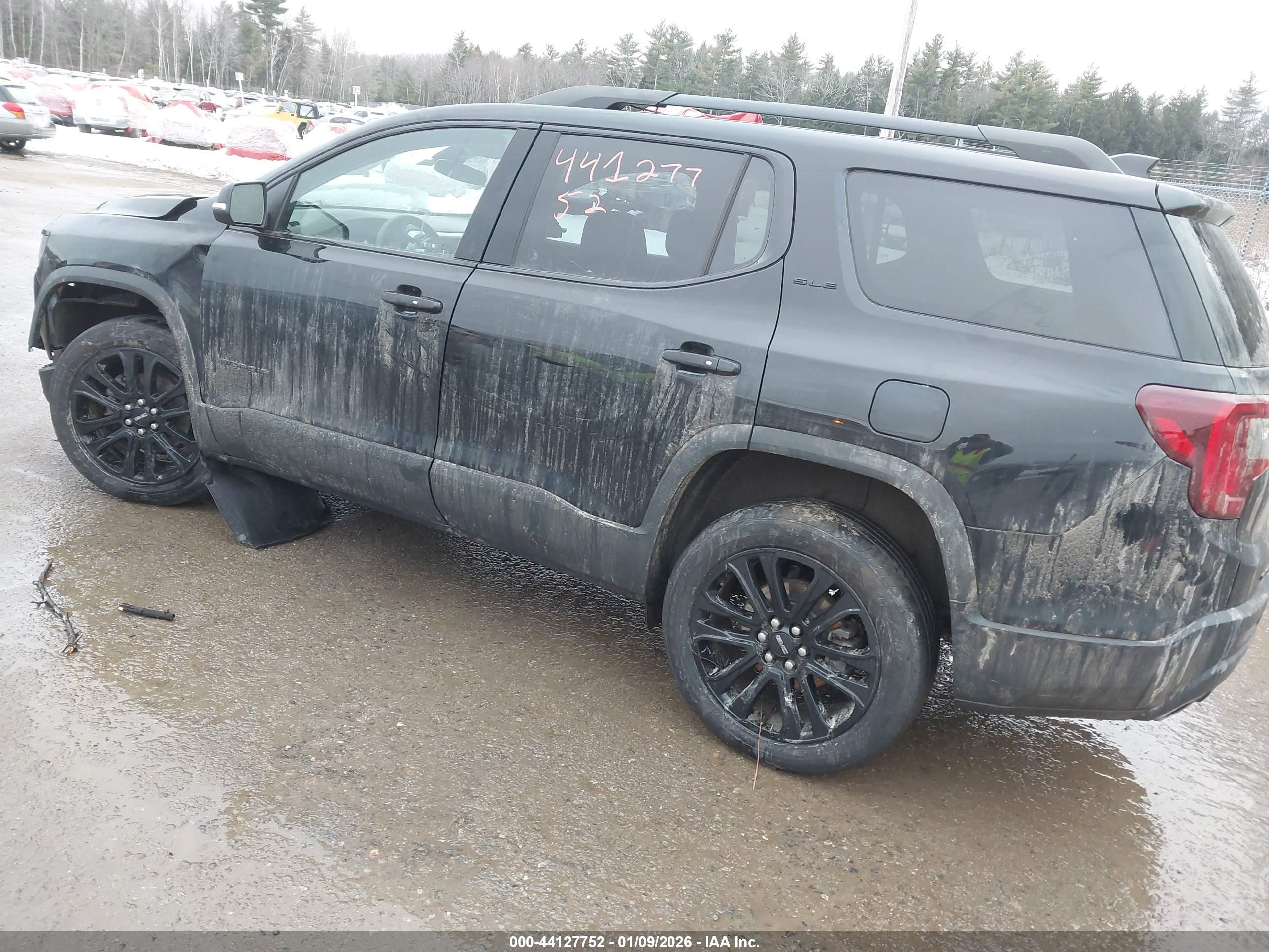 GMC ACADIA image 3