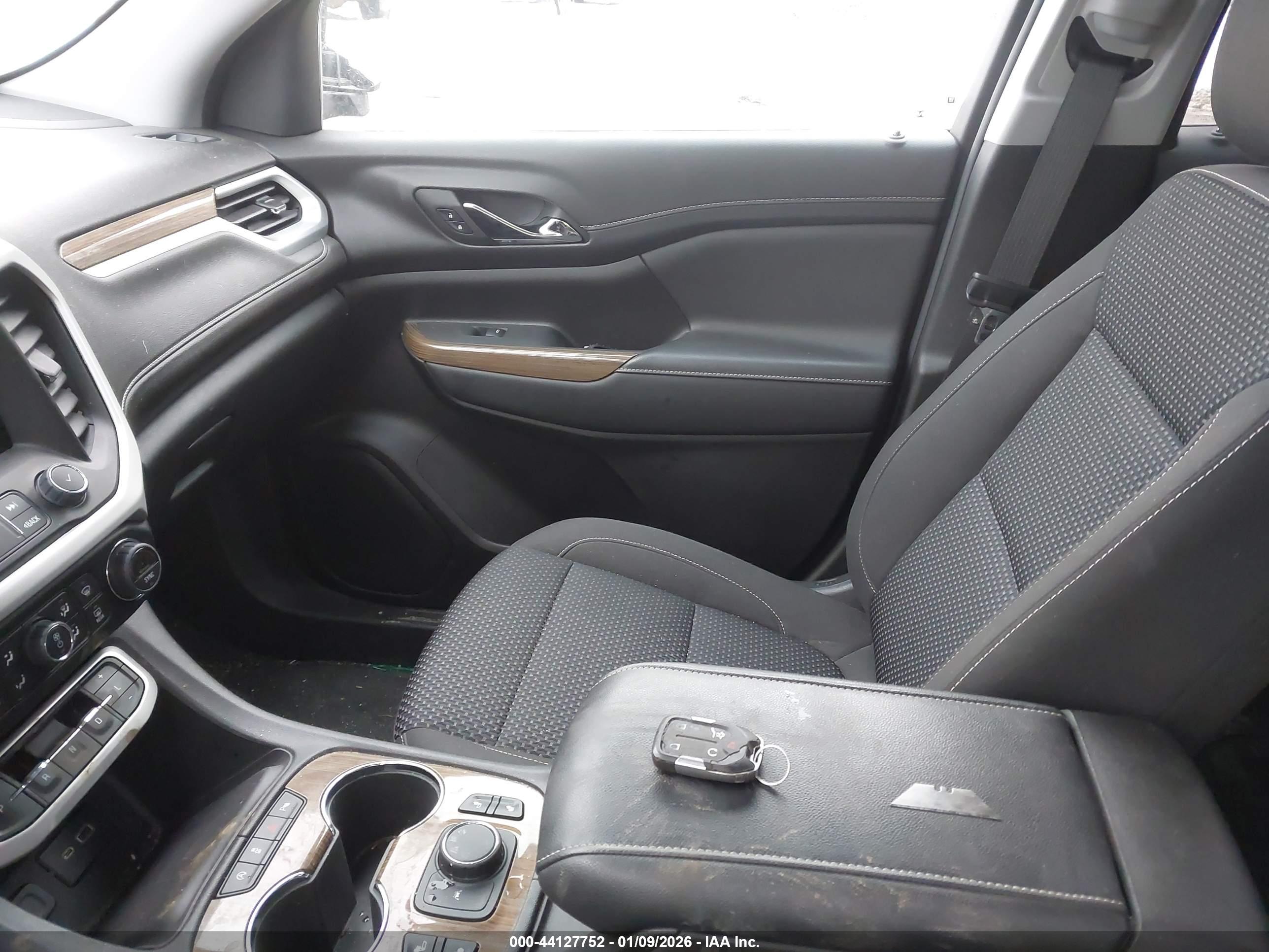 GMC ACADIA image 5