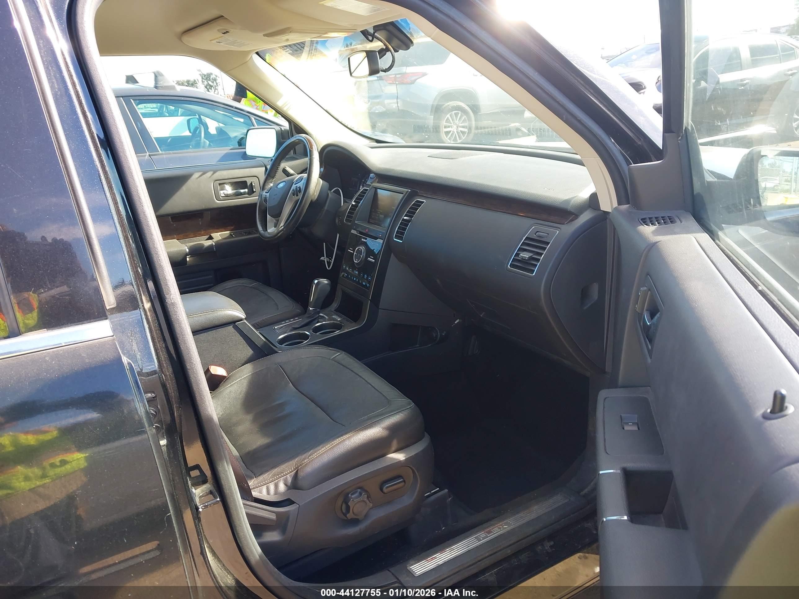 FORD FLEX image 5