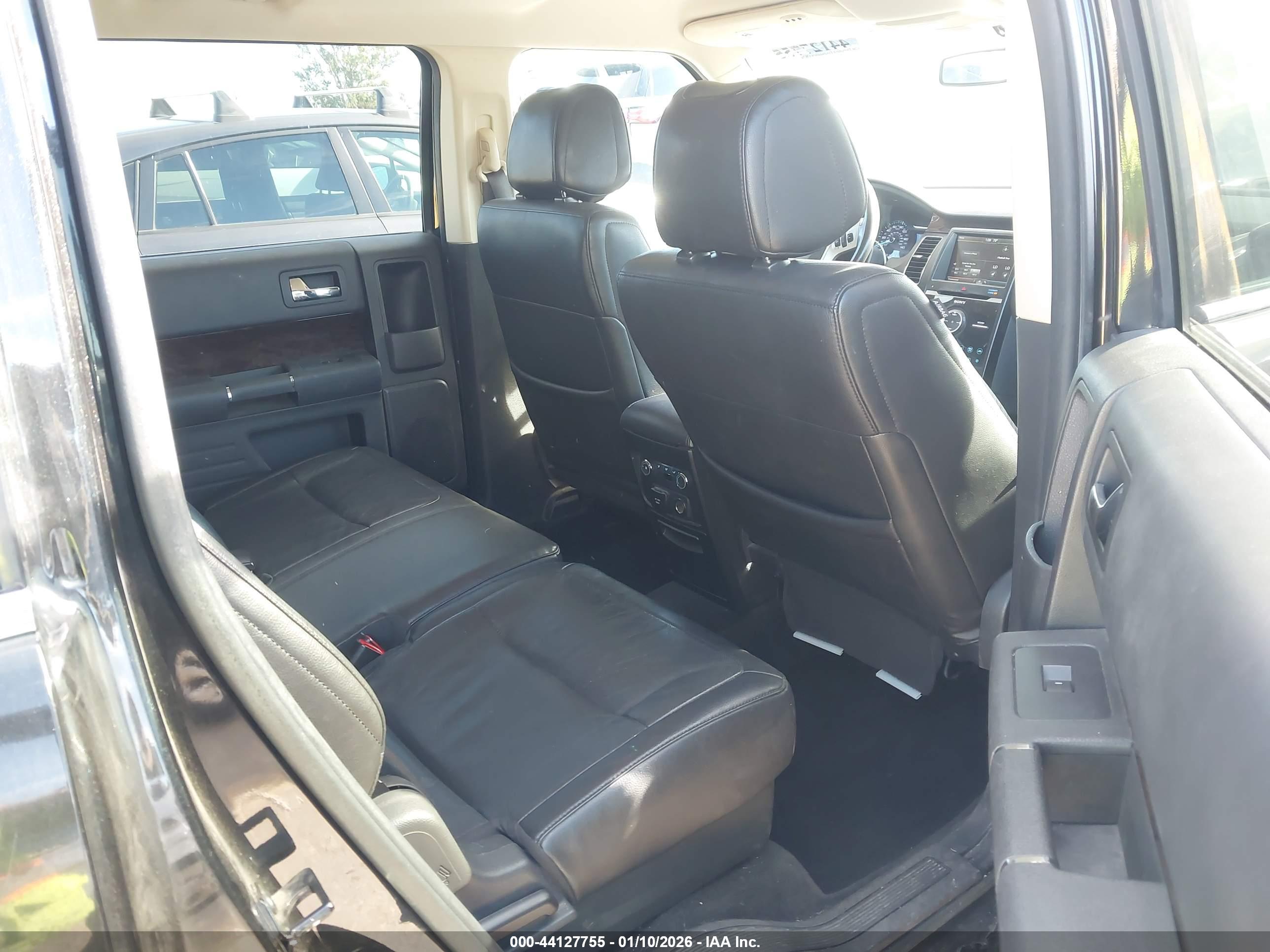 FORD FLEX image 8