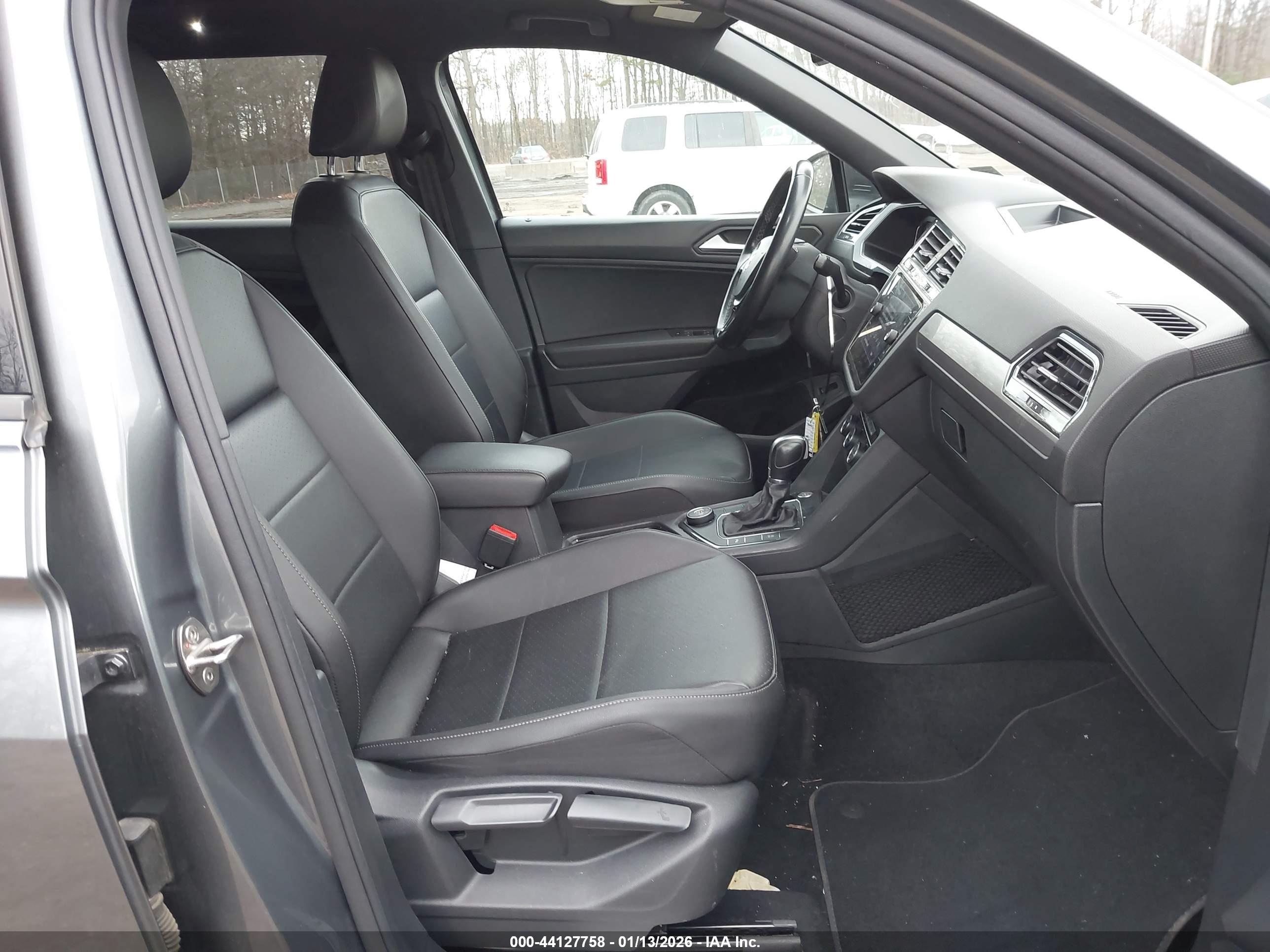VOLKSWAGEN TIGUAN image 5
