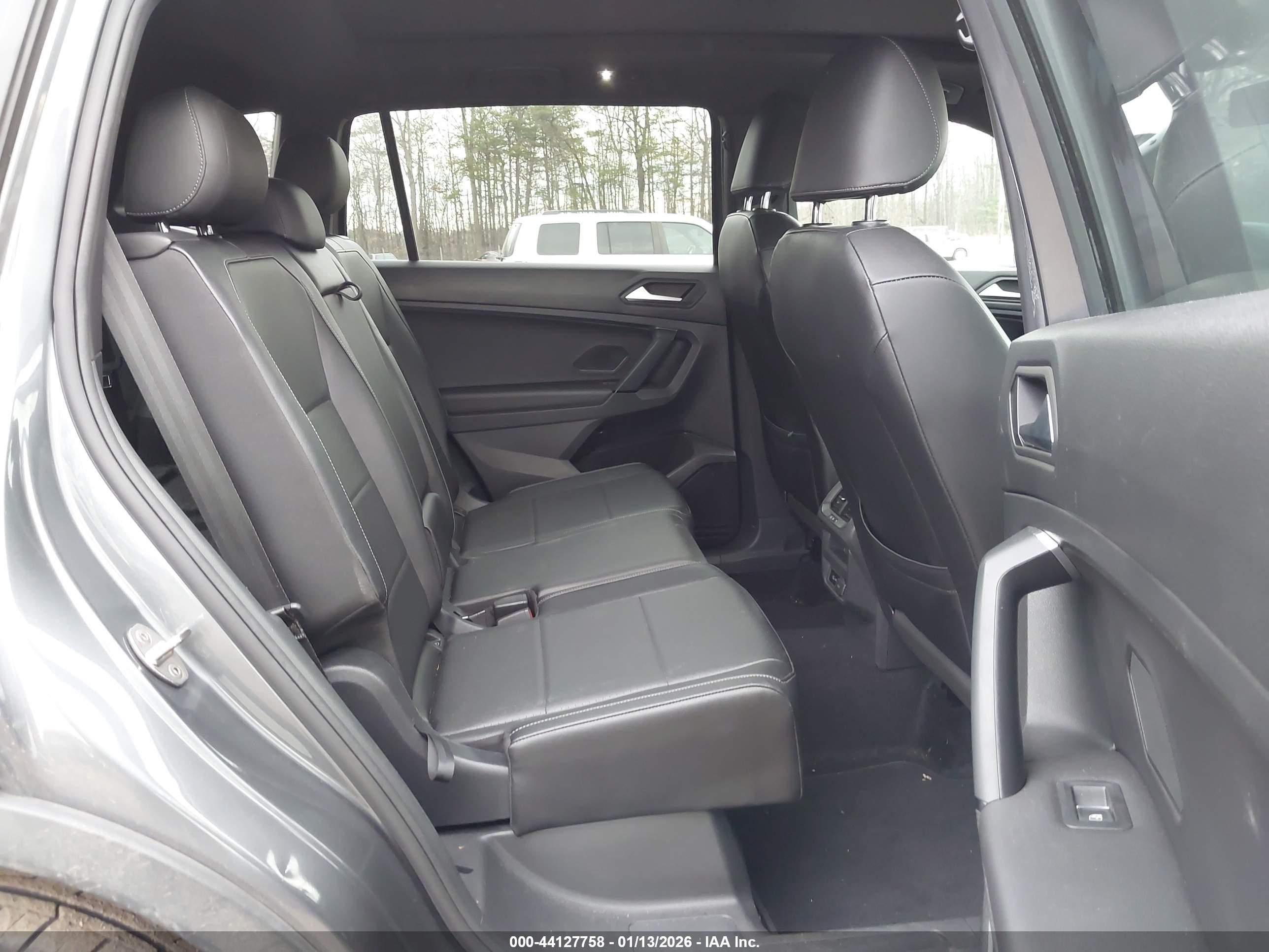 VOLKSWAGEN TIGUAN image 8