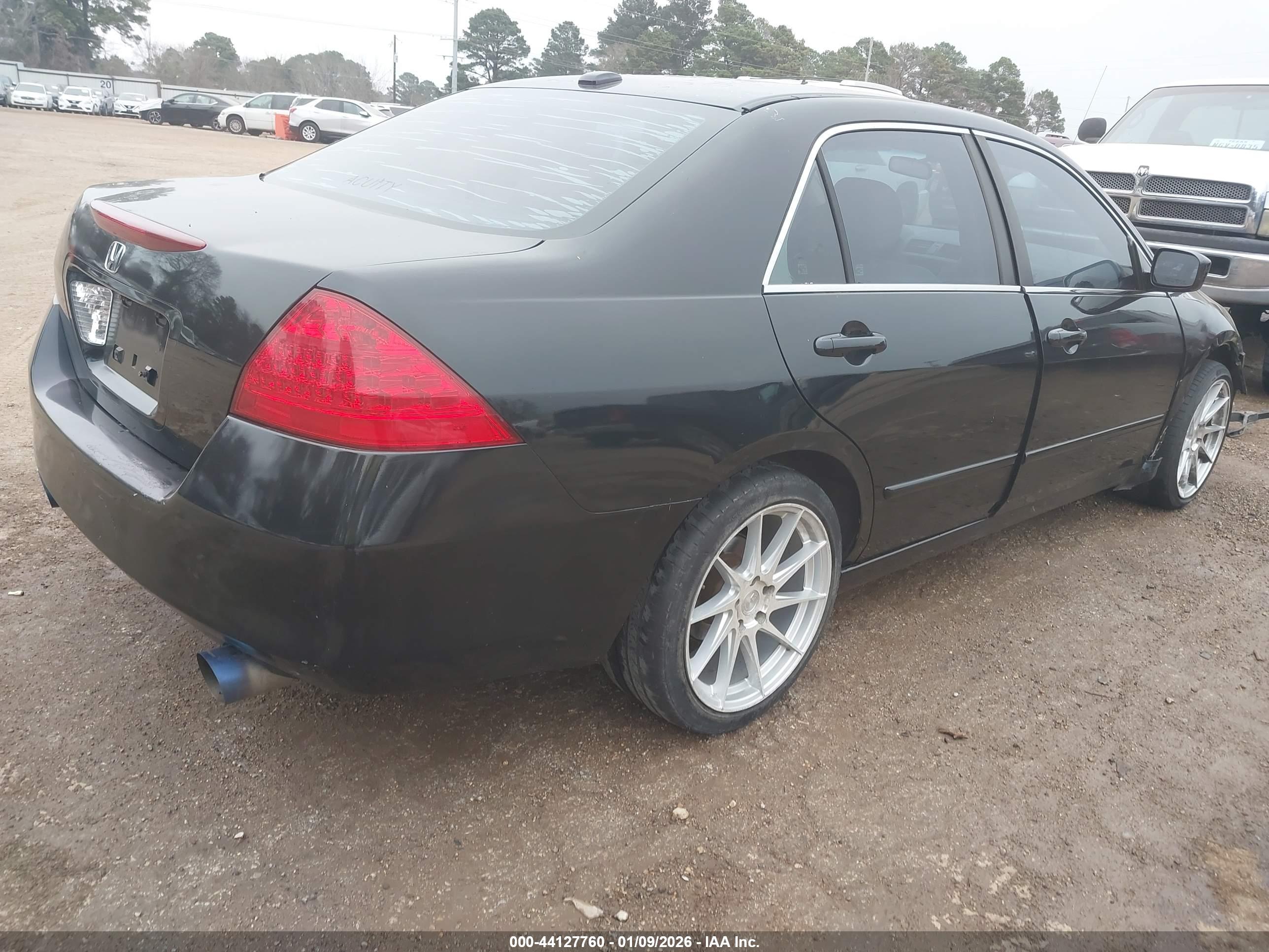 HONDA ACCORD image 4